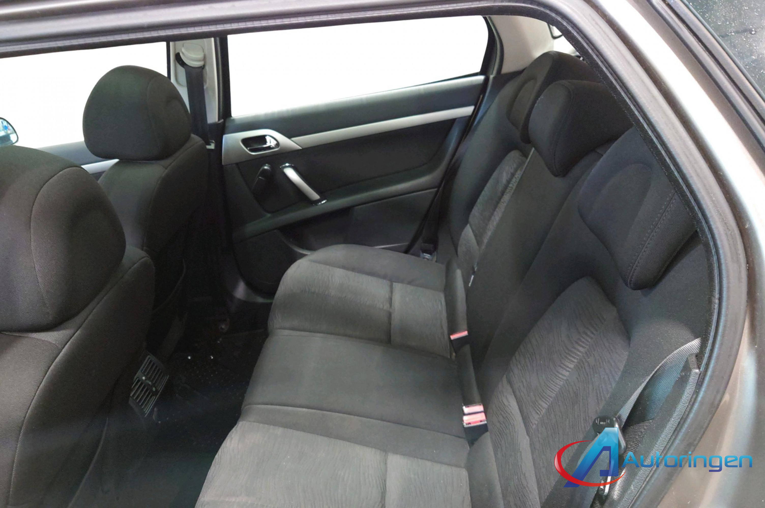 Peugeot 407 2007, дизель — фото 10 из 14