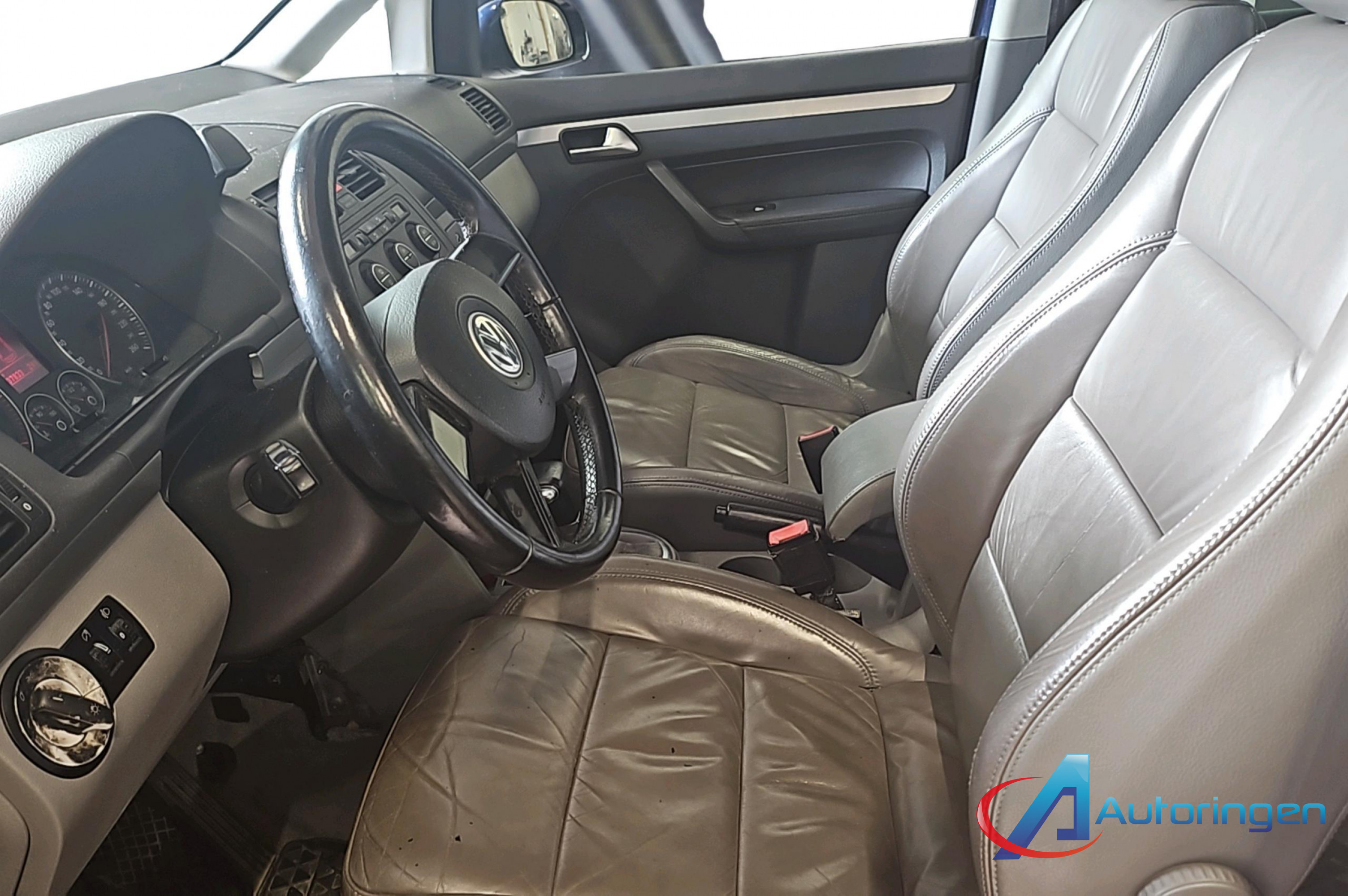 Volkswagen TOURAN 2006, diesel — photo 9 of 53