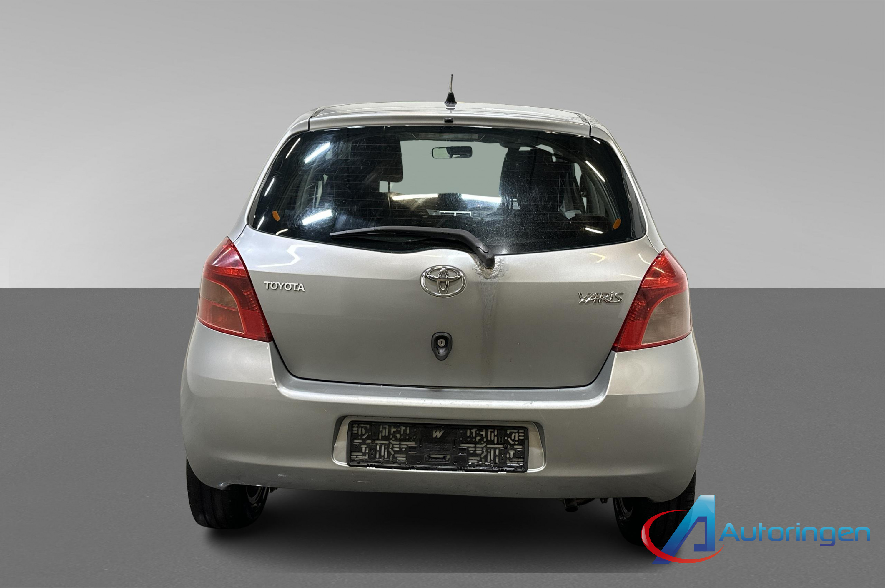 Toyota YARIS 2007, бензин — фото 5 из 23