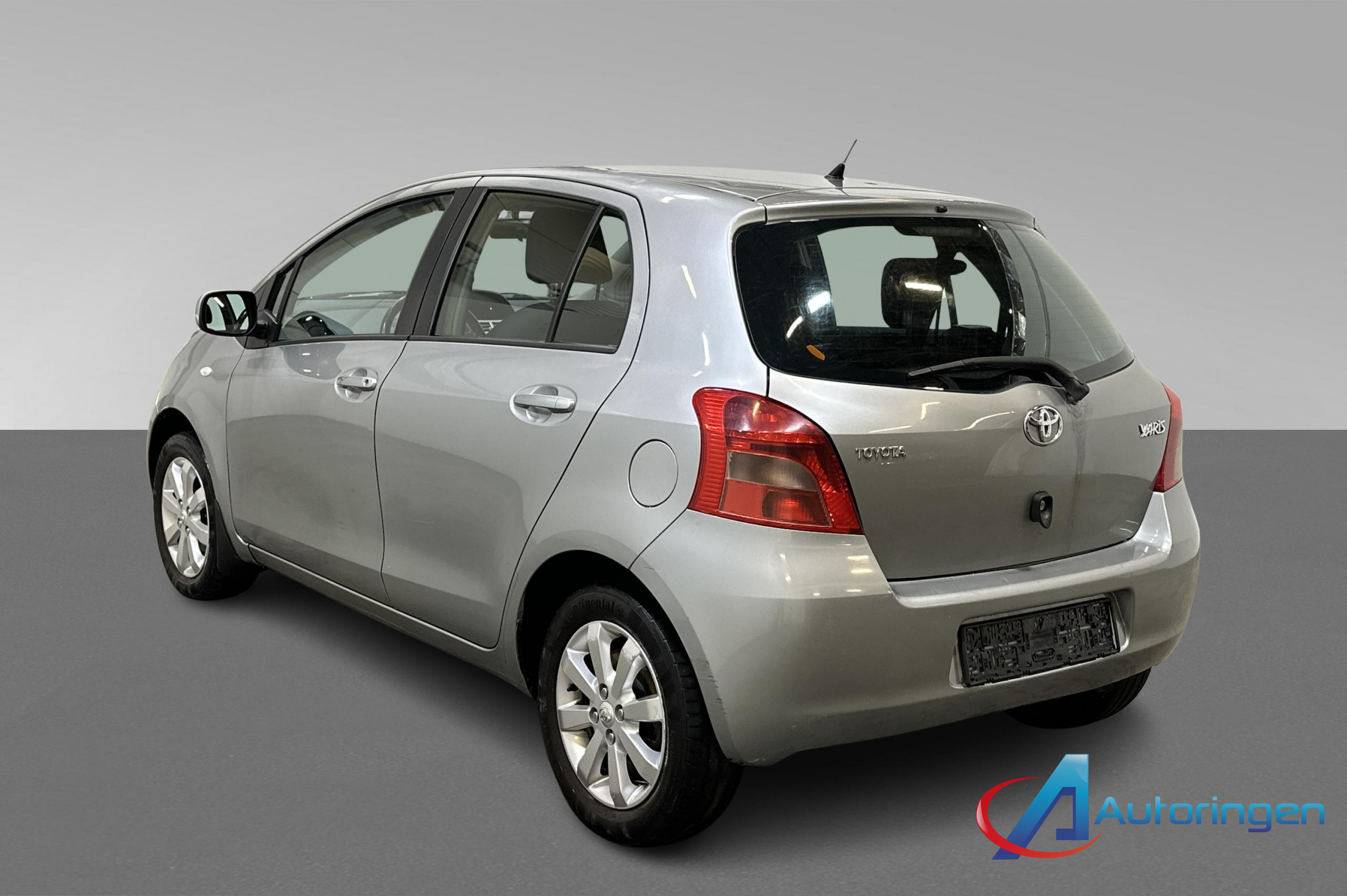 Toyota YARIS 2007, бензин — фото 4 из 23