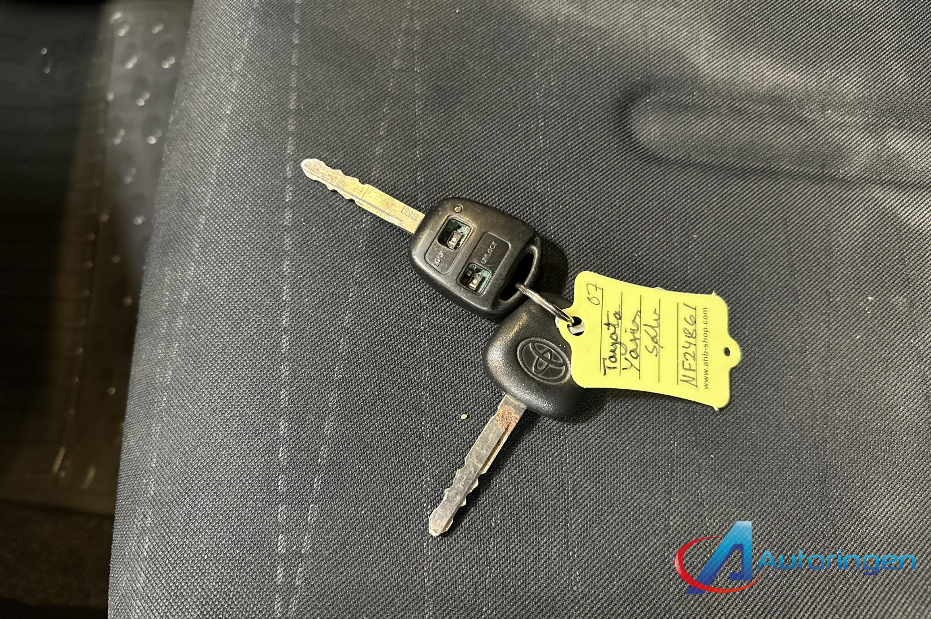 Toyota YARIS 2007, бензин — фото 22 из 23