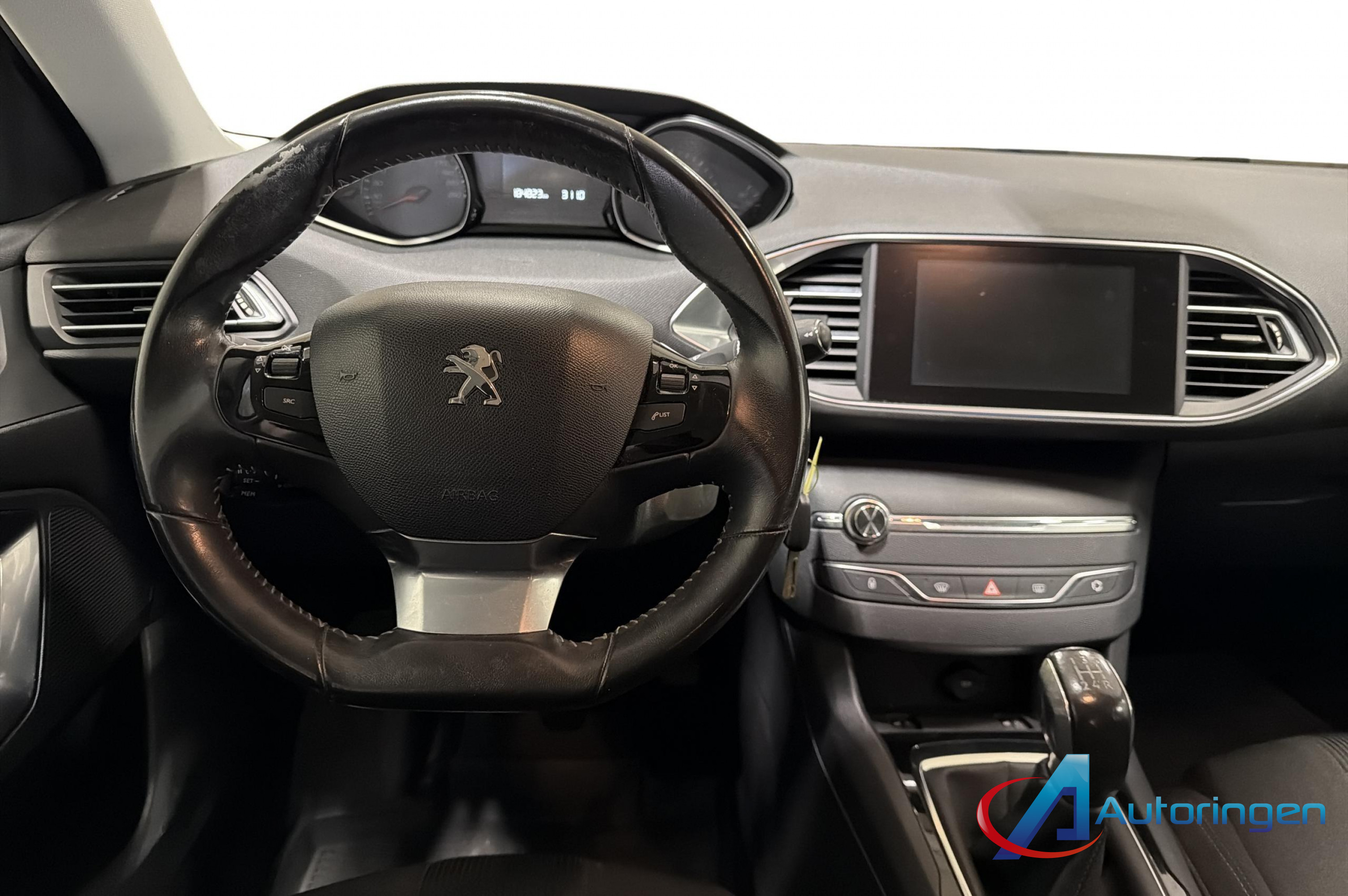 Peugeot 308 2015, diesel — photo 8 of 16