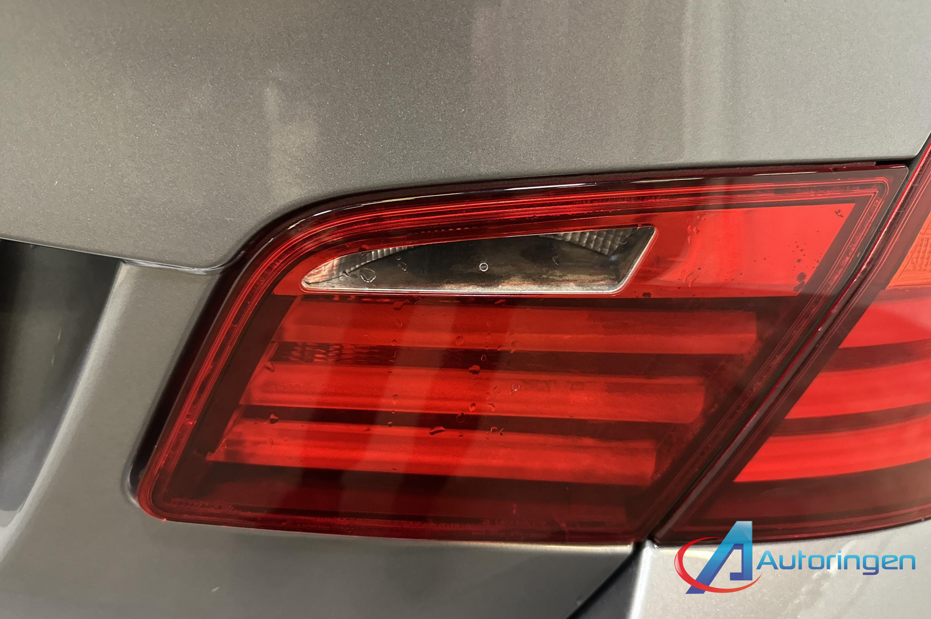 BMW 5-SERIE 2010, diesel — photo 17 of 19