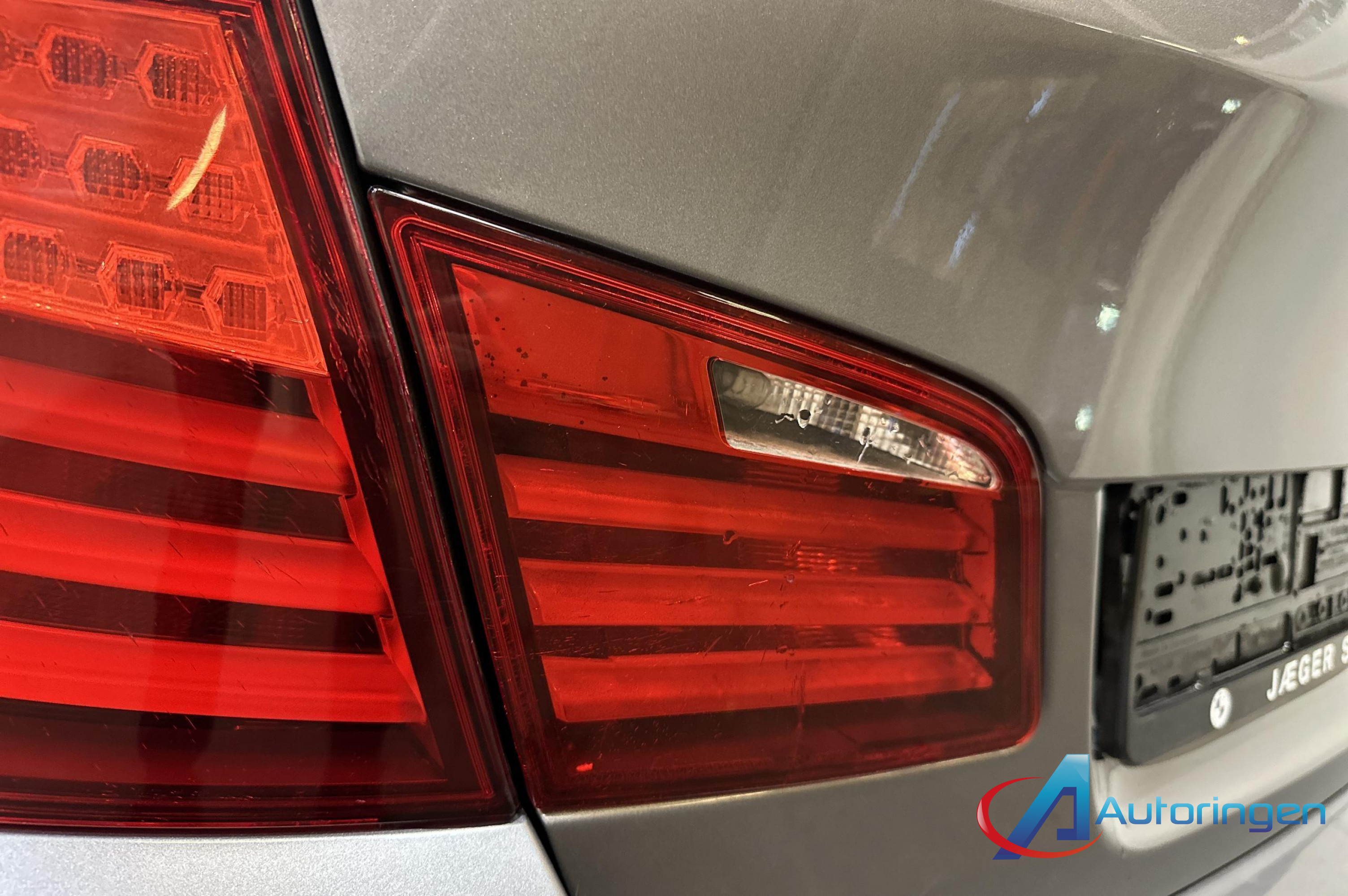 BMW 5-SERIE 2010, diesel — photo 14 of 19