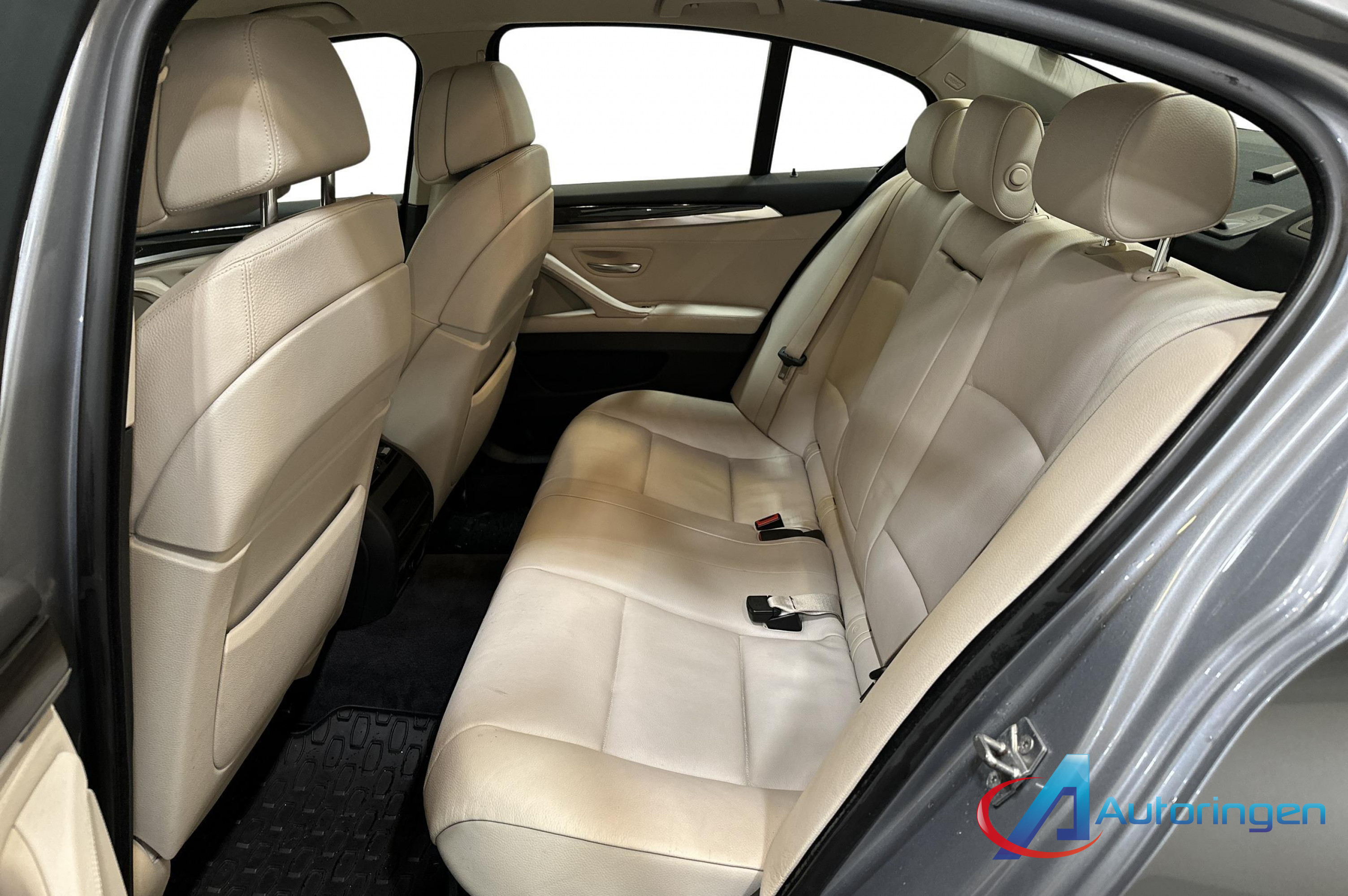BMW 5-SERIE 2010, diesel — photo 10 of 19