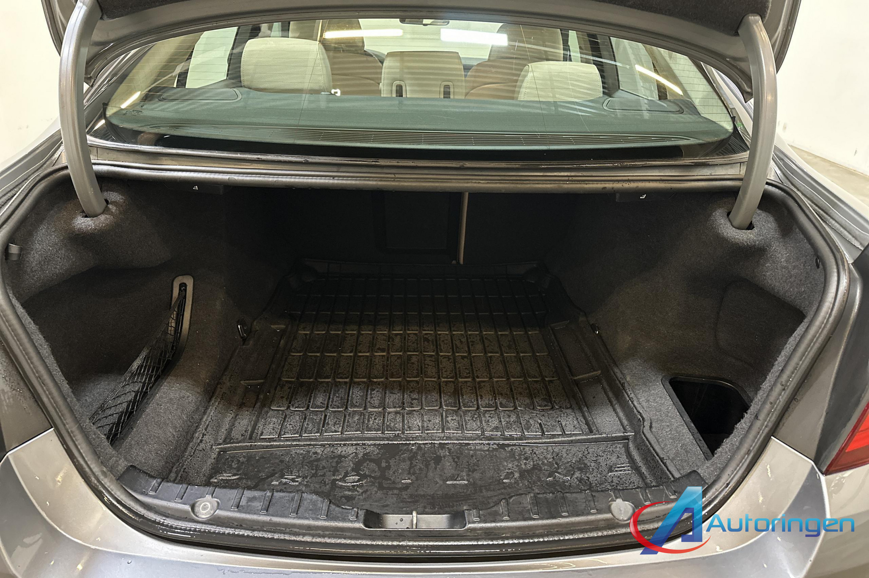 BMW 5-SERIE 2010, diesel — photo 11 of 19