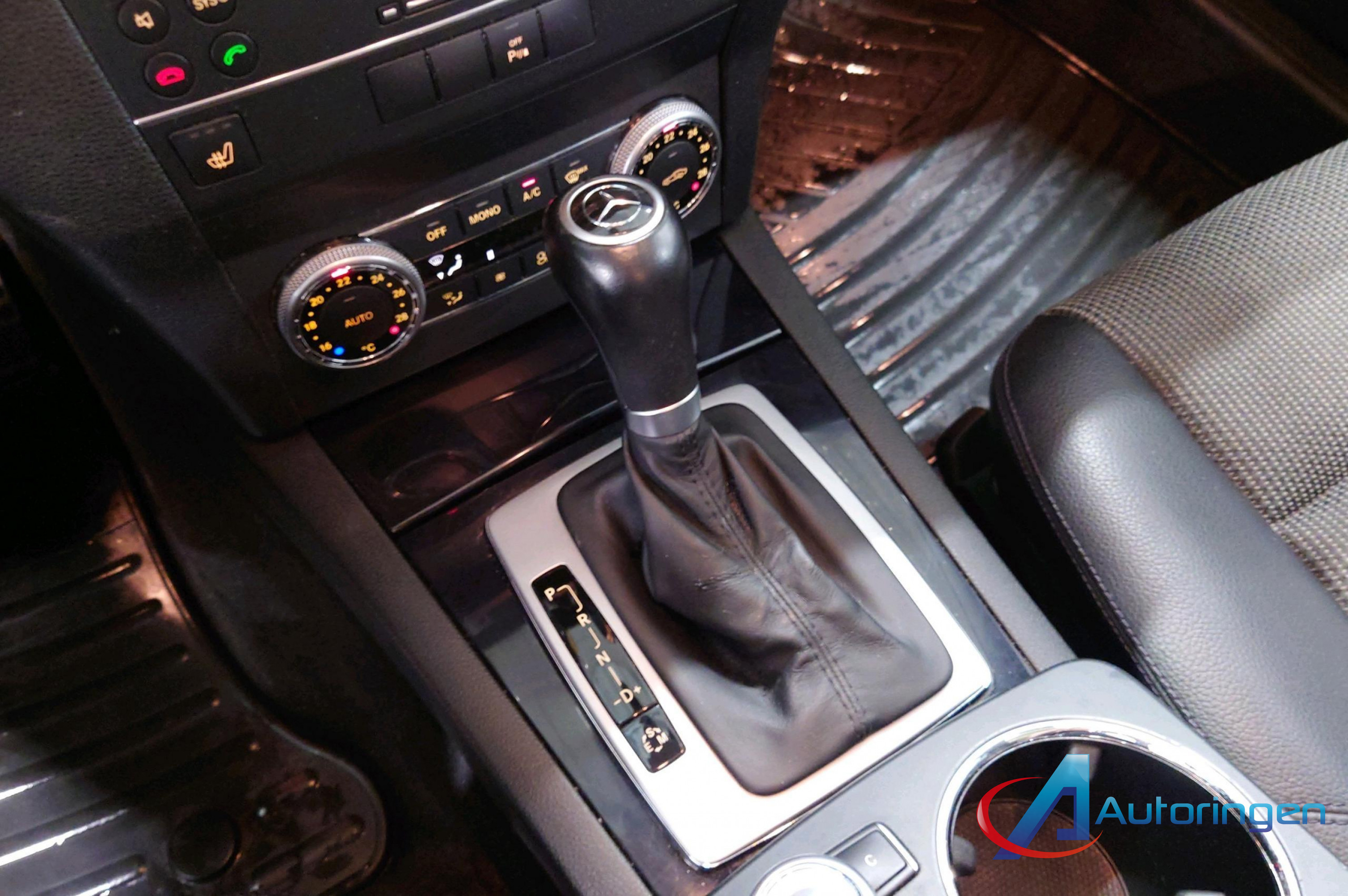 Mercedes-Benz GLK 2011, diesel — photo 8 of 14