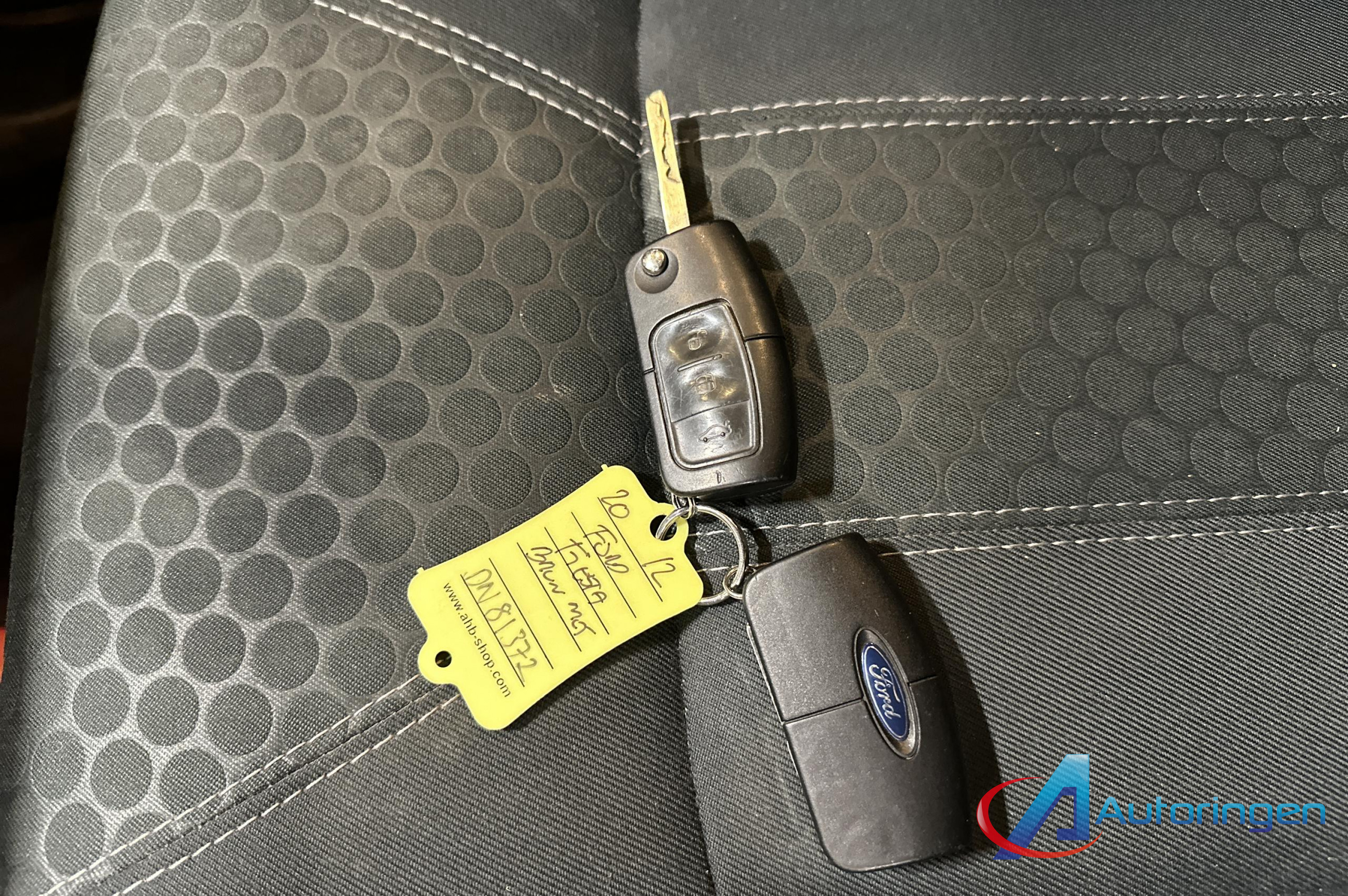 Ford FIESTA 2012, бензин — фото 17 из 18