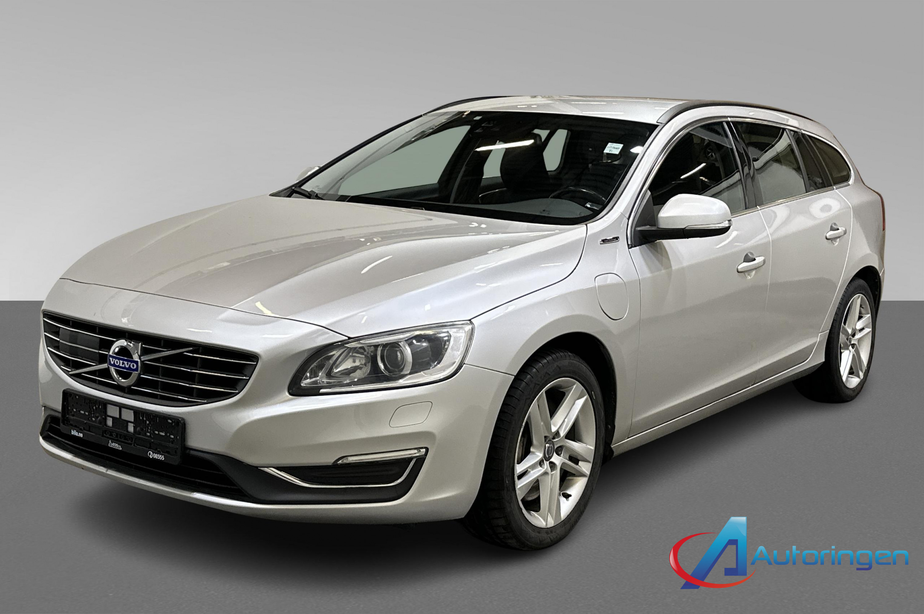 Volvo V60 Twin Engine 2016 — фото 3