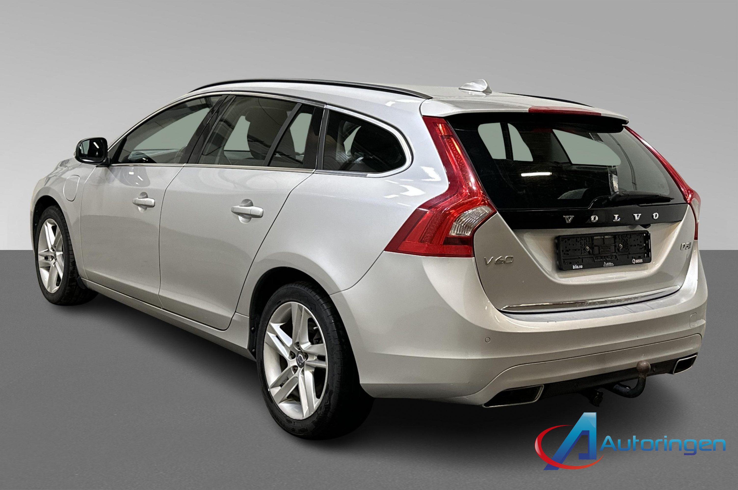 Volvo V60 Twin Engine 2016, дизель — фото 4 з 15