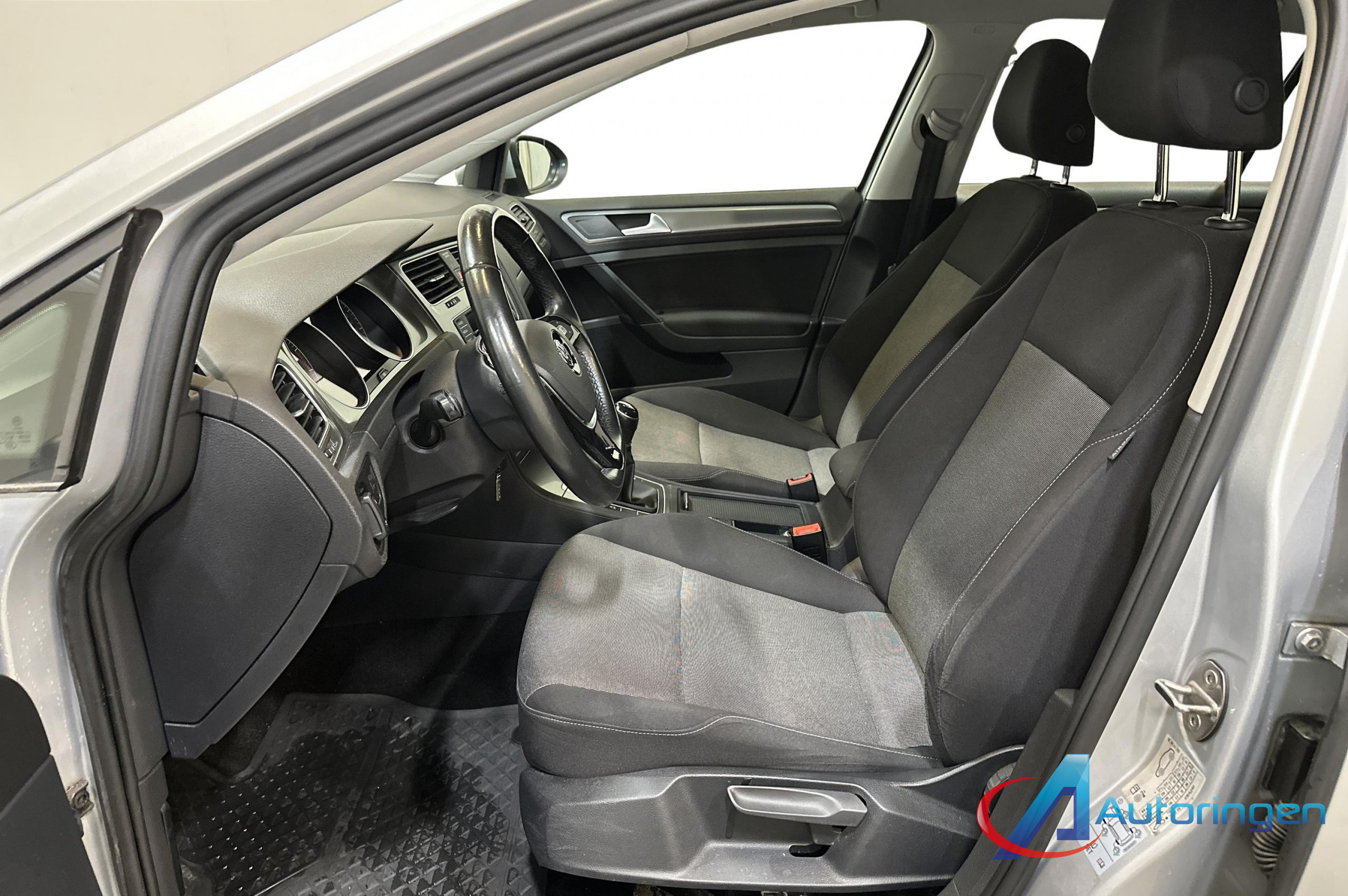 Volkswagen GOLF 2016, petrol — photo 9 of 14