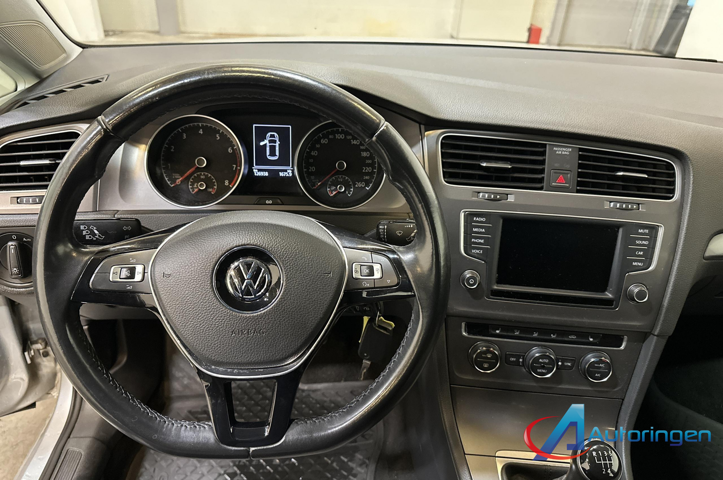 Volkswagen GOLF 2016, petrol — photo 8 of 14