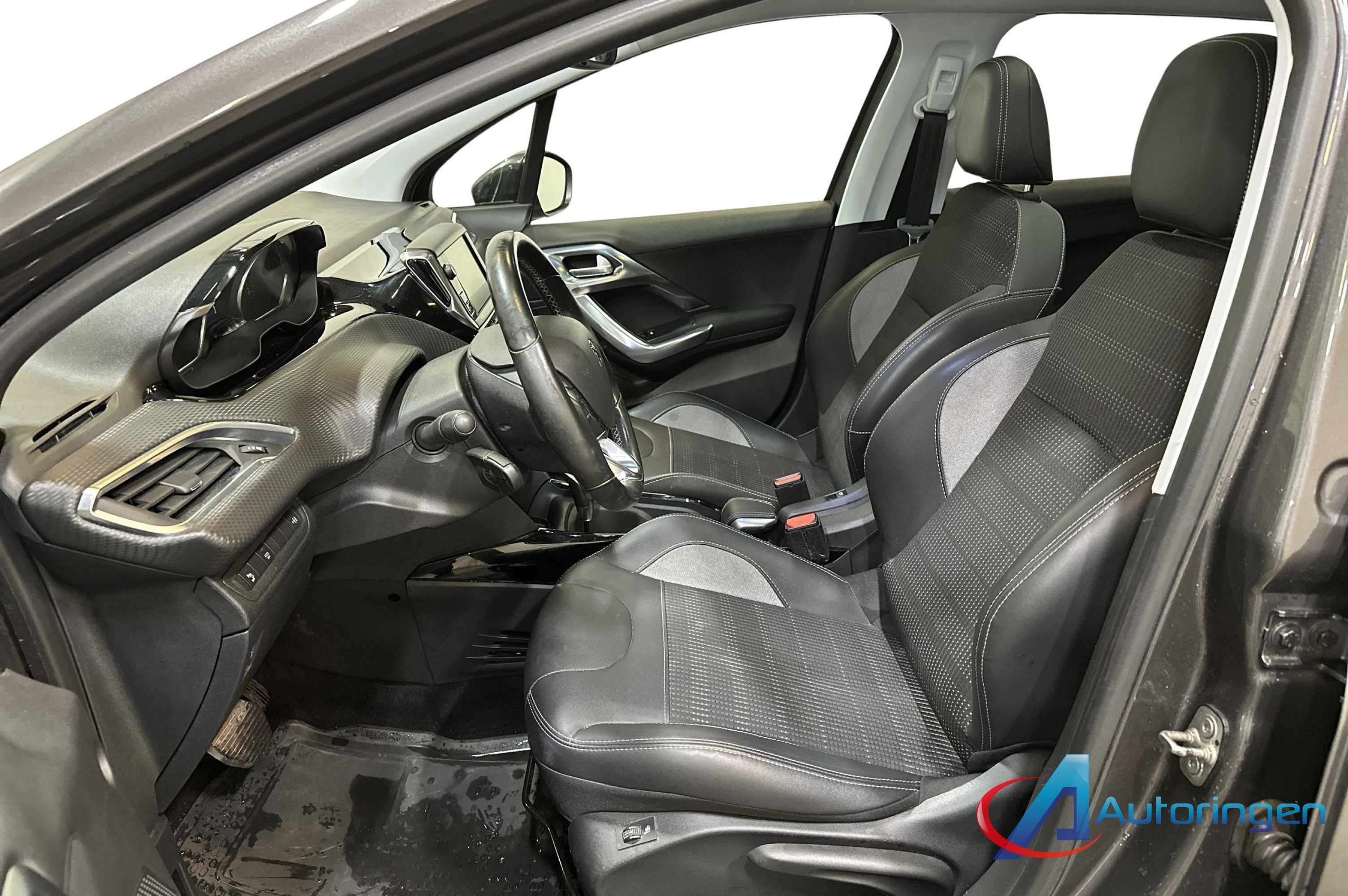 Peugeot 2008 2019, бензин — фото 9 из 17
