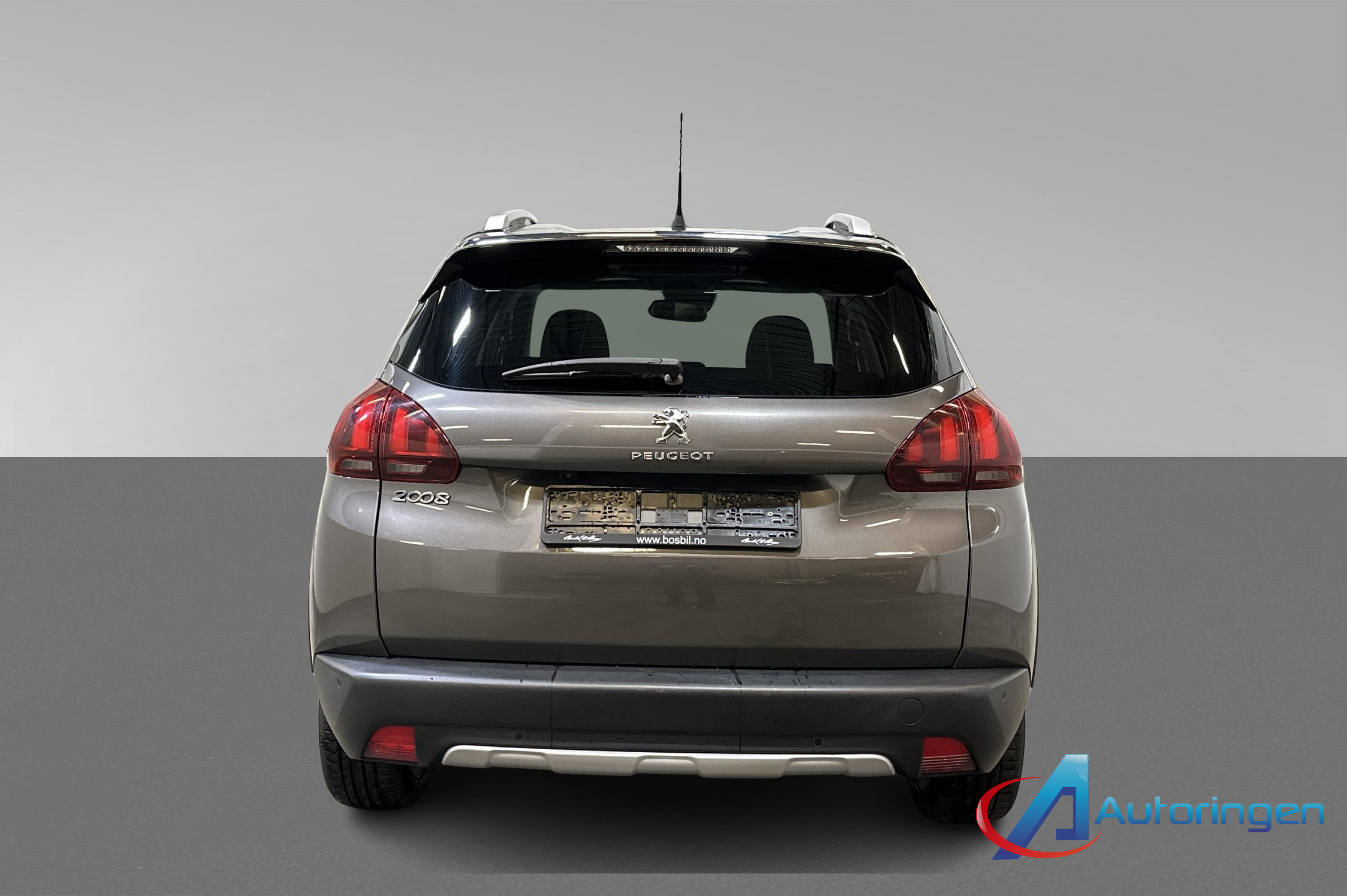 Peugeot 2008 2019, бензин — фото 5 из 17