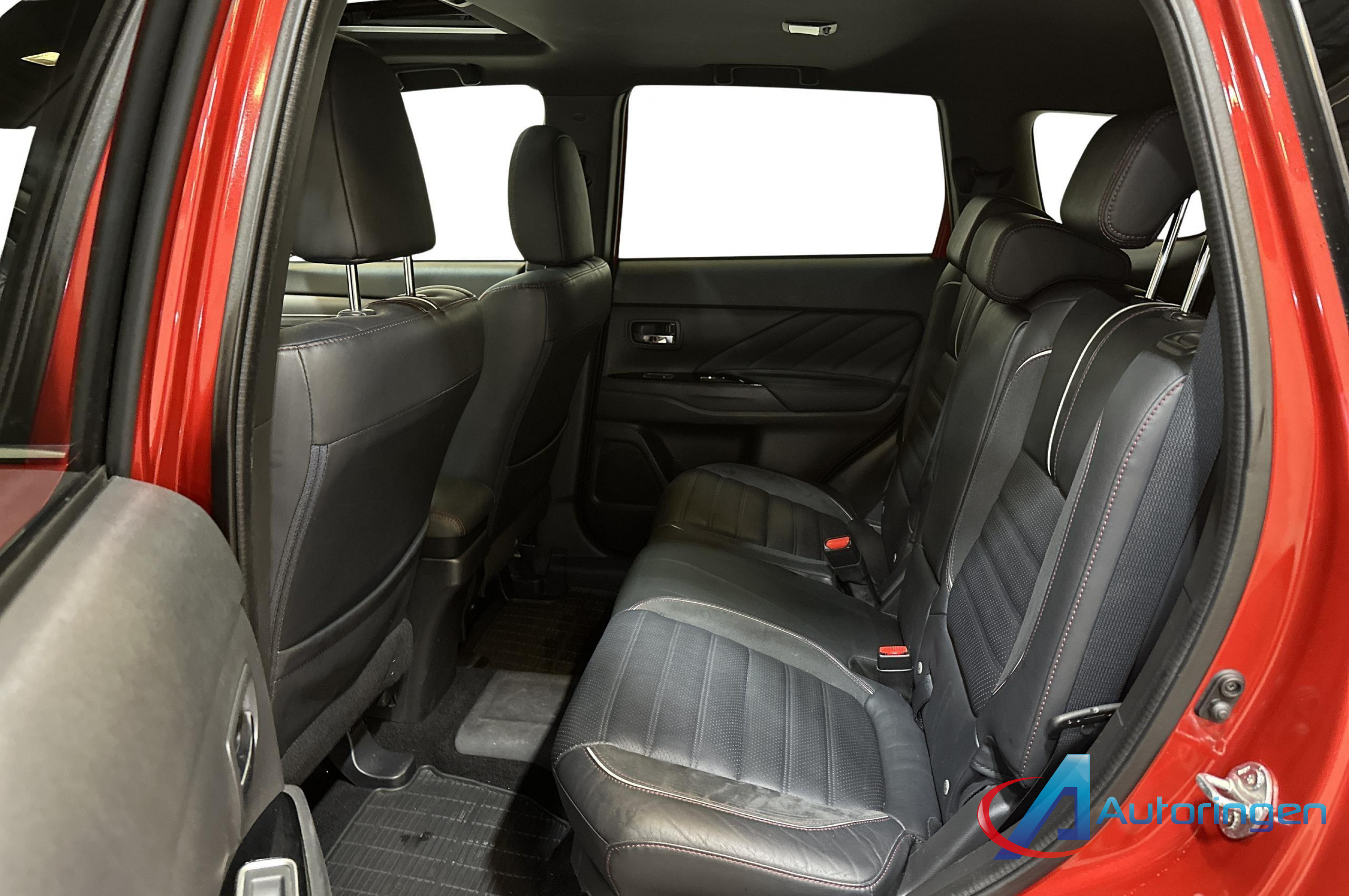 Mitsubishi OUTLANDER 2017, бензин — фото 10 з 20