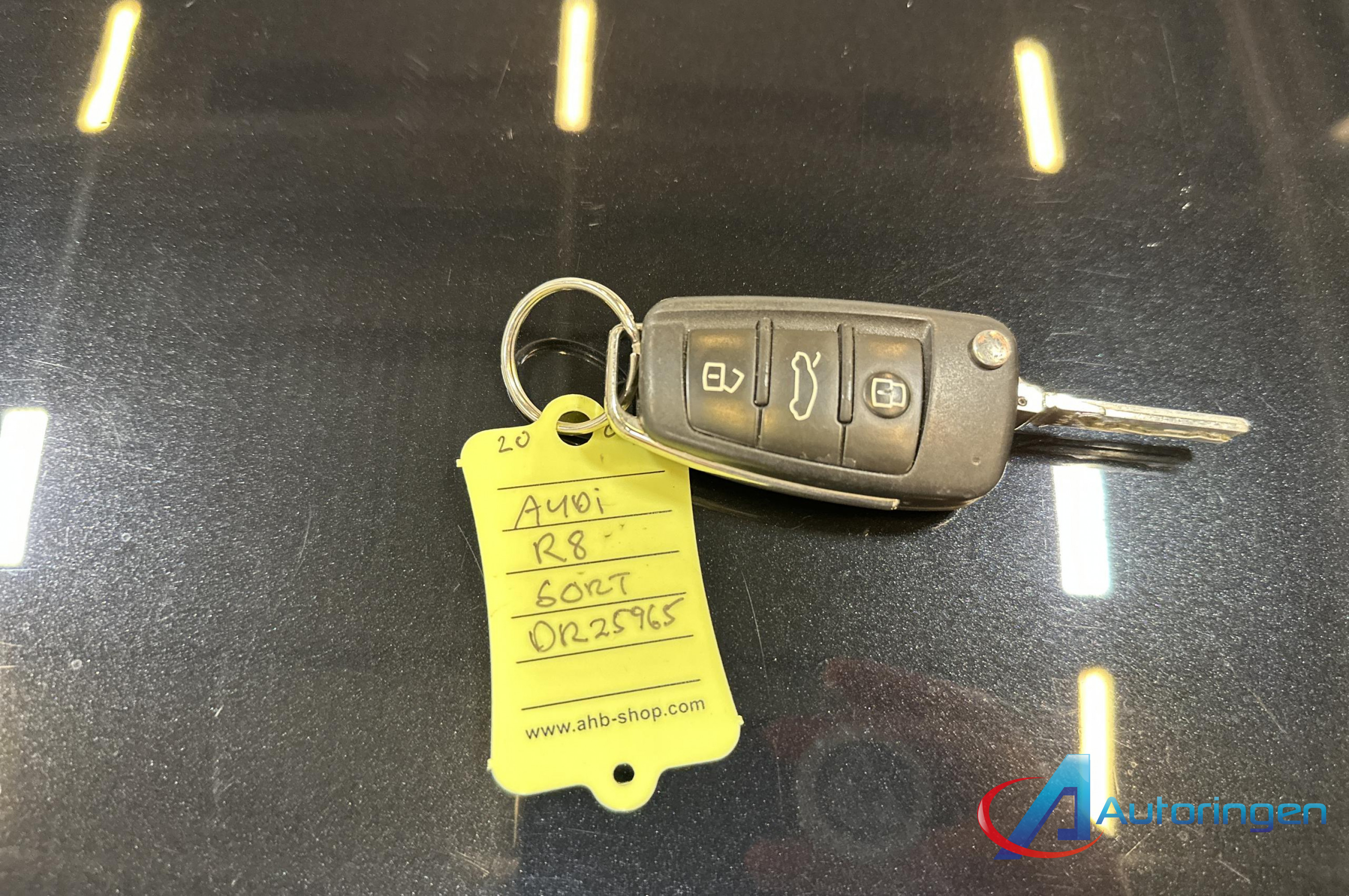 Audi R8 2009, petrol — photo 13 of 15