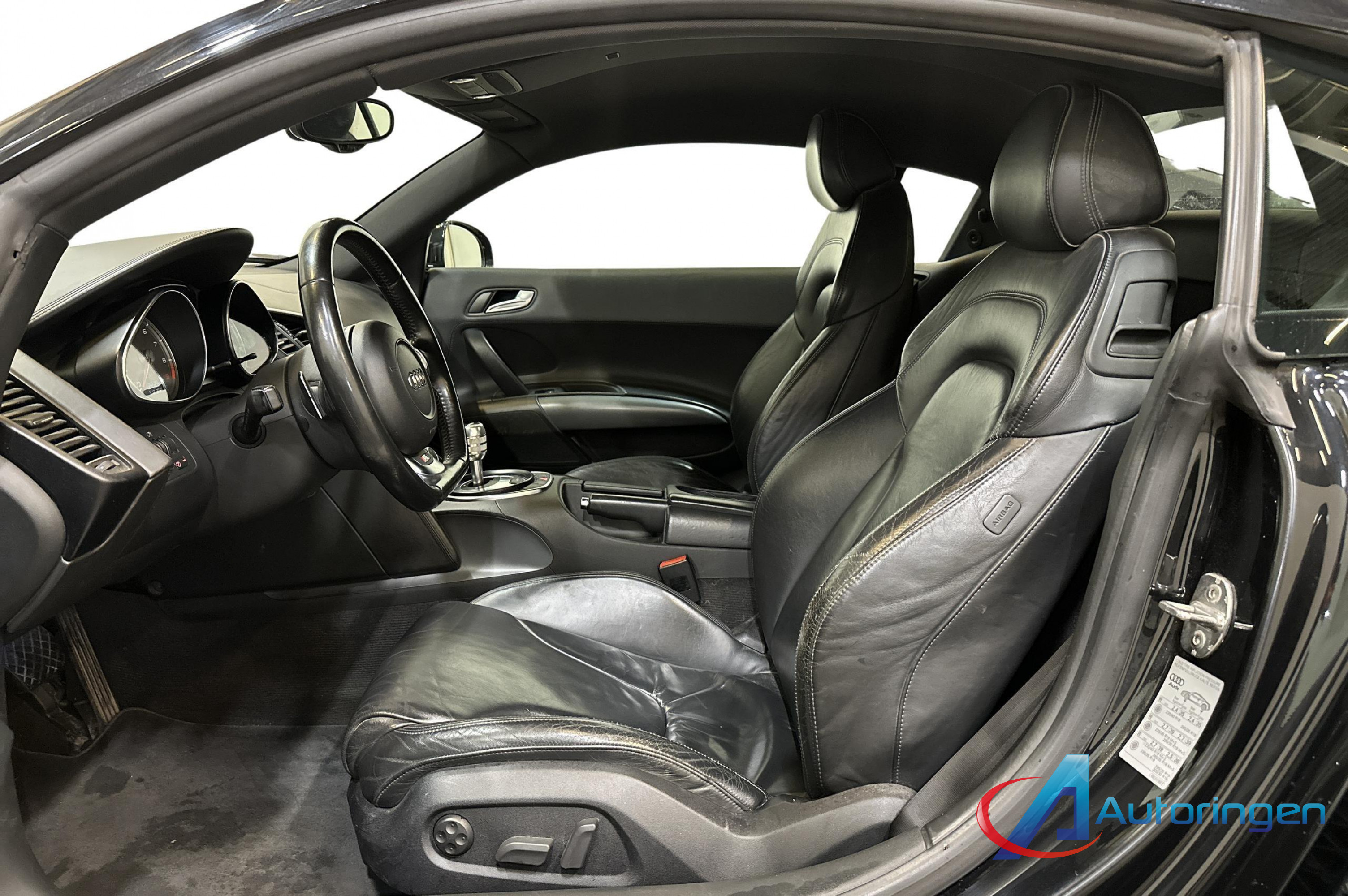 Audi R8 2009, petrol — photo 9 of 15