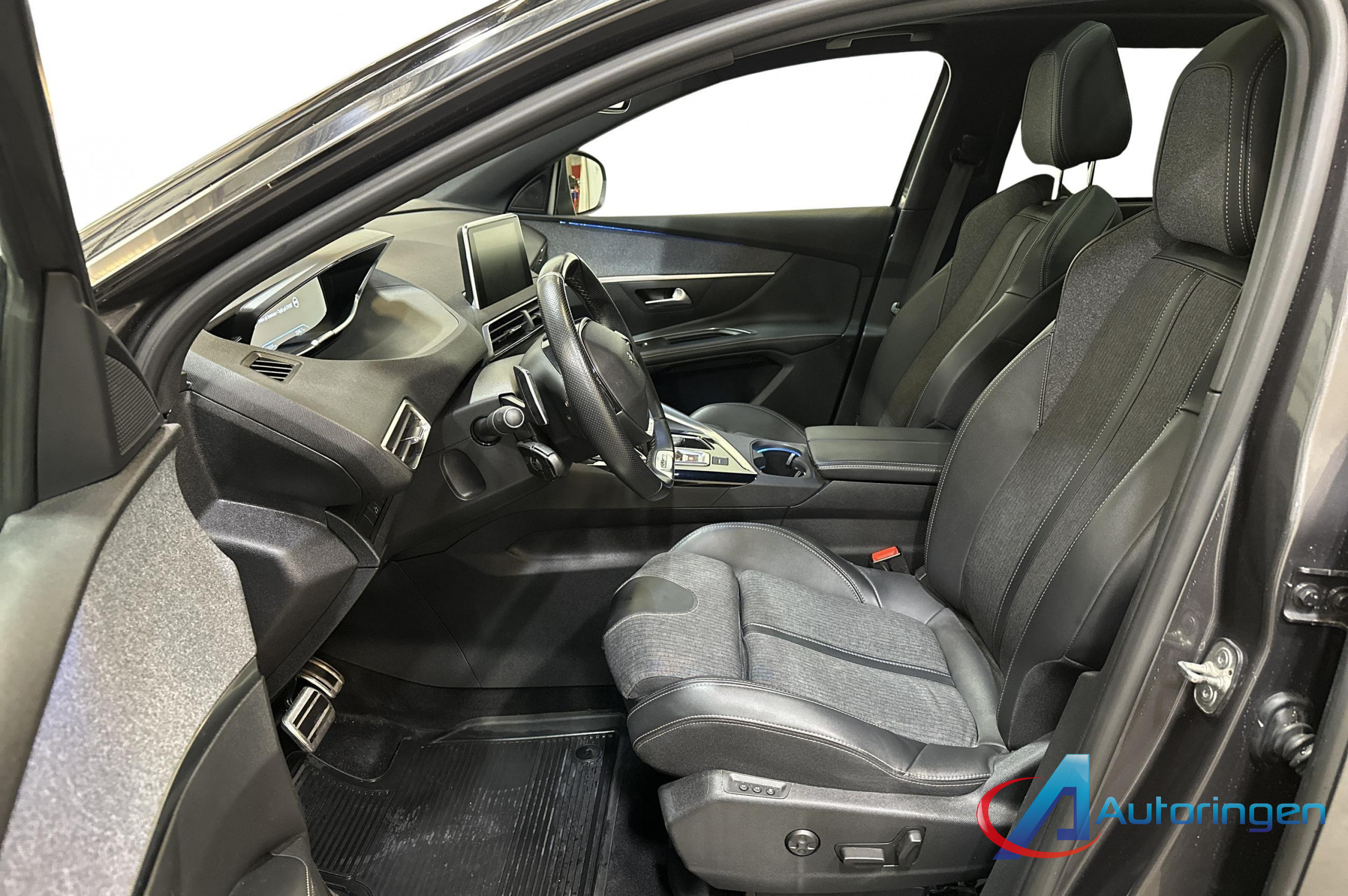Peugeot 5008 2019, бензин — фото 9 из 17