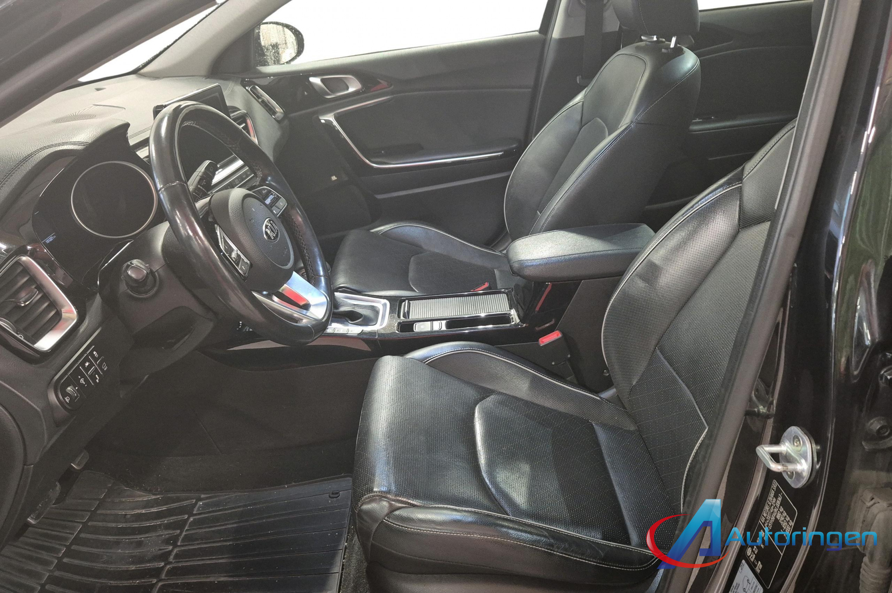 Kia CEED 2018, petrol — photo 9 of 19