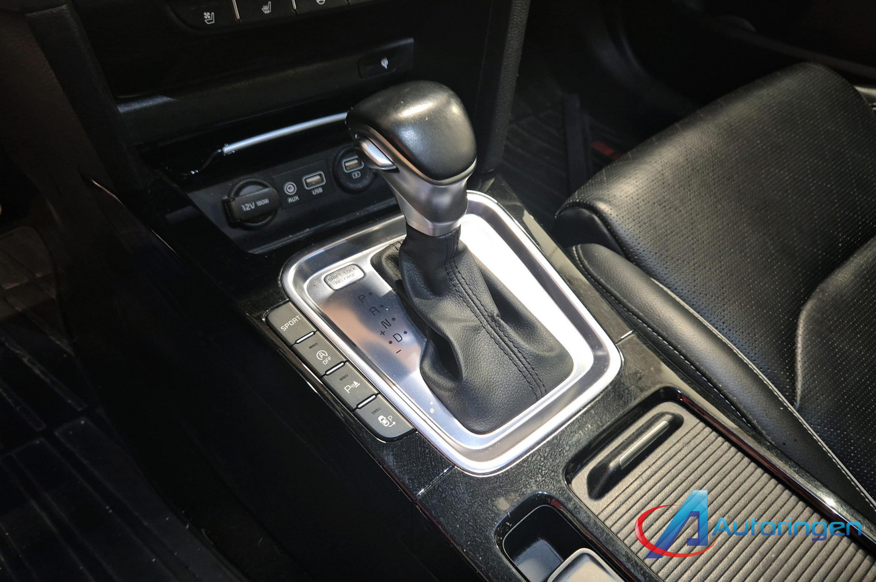 Kia CEED 2018, petrol — photo 8 of 19