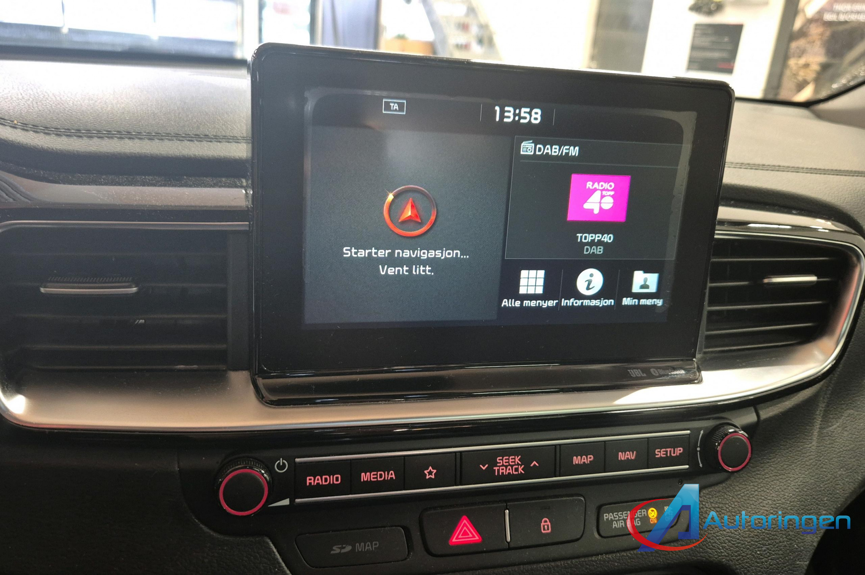 Kia CEED 2018, petrol — photo 16 of 19