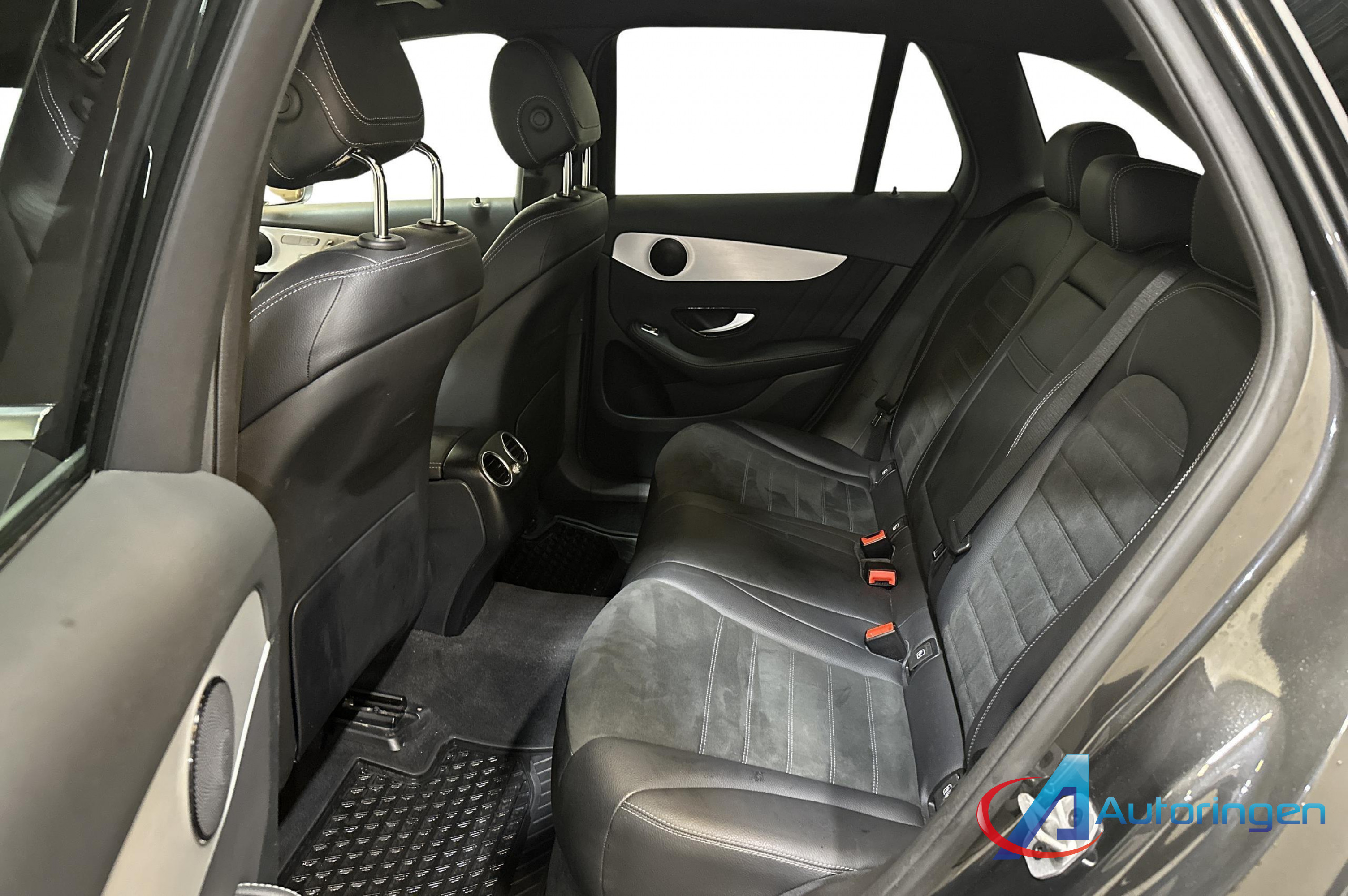 Mercedes-Benz GLC 2022, бензин — фото 10 из 20