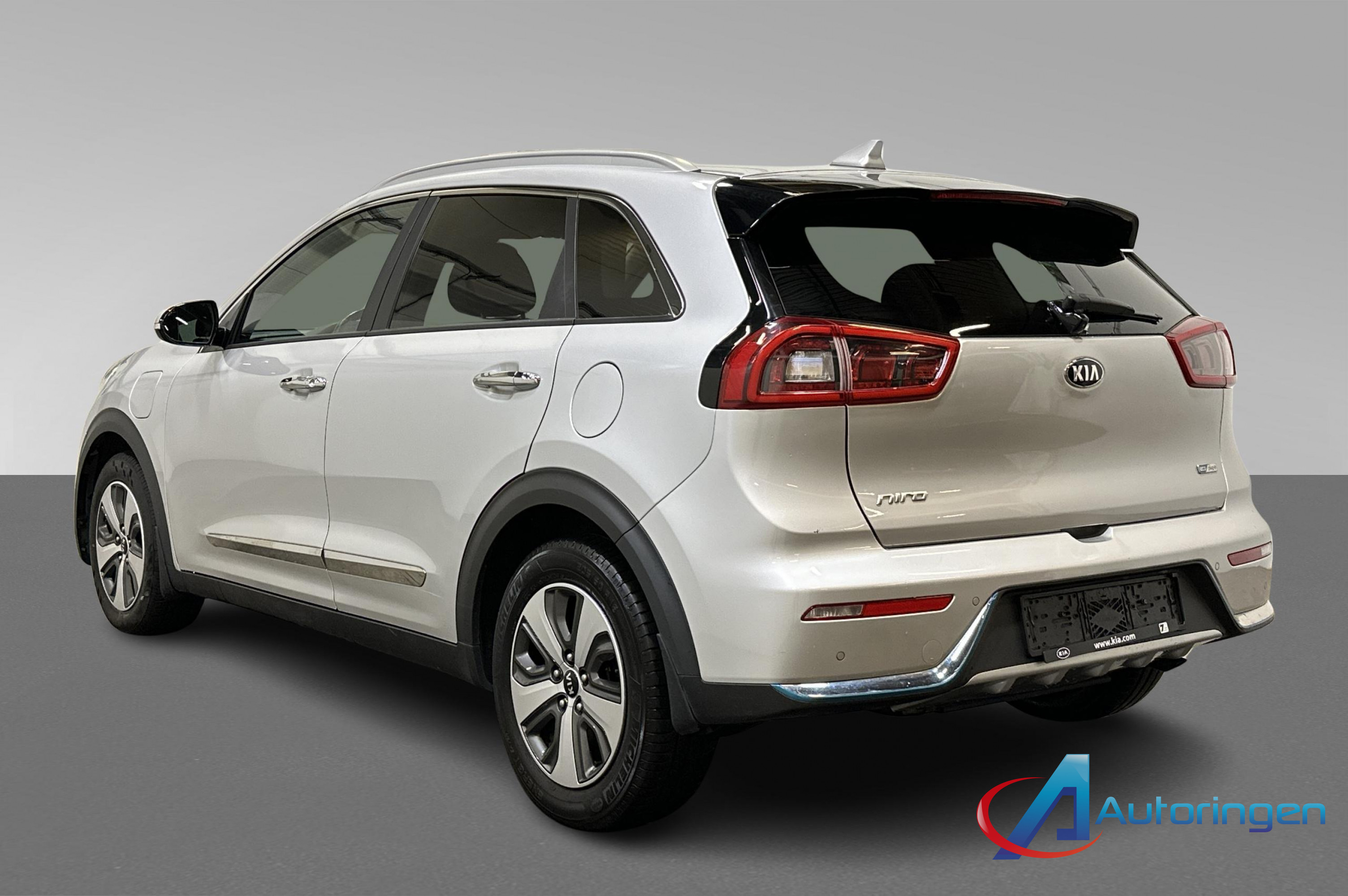 Kia NIRO 2018, бензин — фото 4 из 19