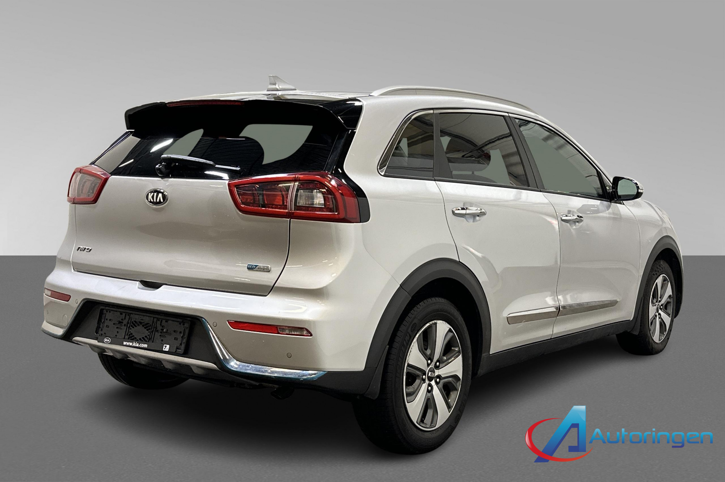 Kia NIRO 2018, бензин — фото 6 из 19