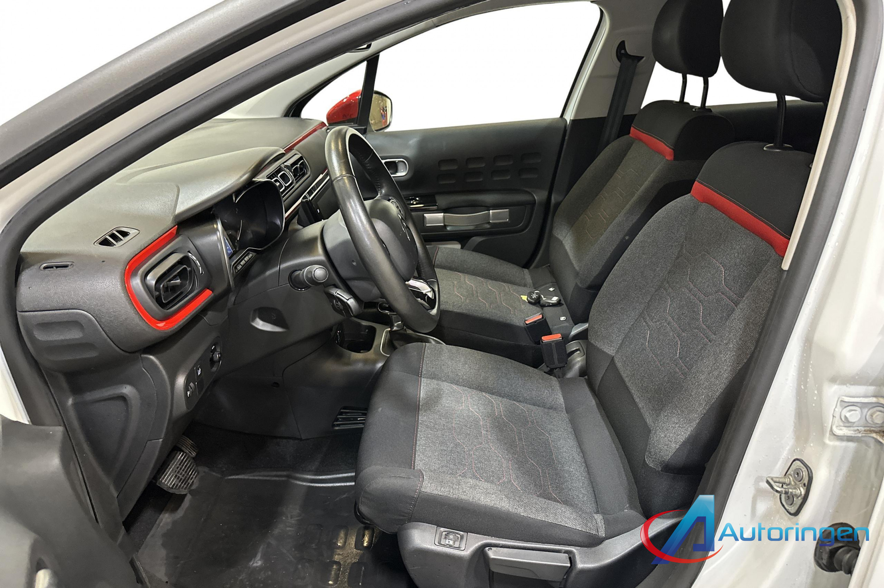 Citroën C3 2017, бензин — фото 9 из 15