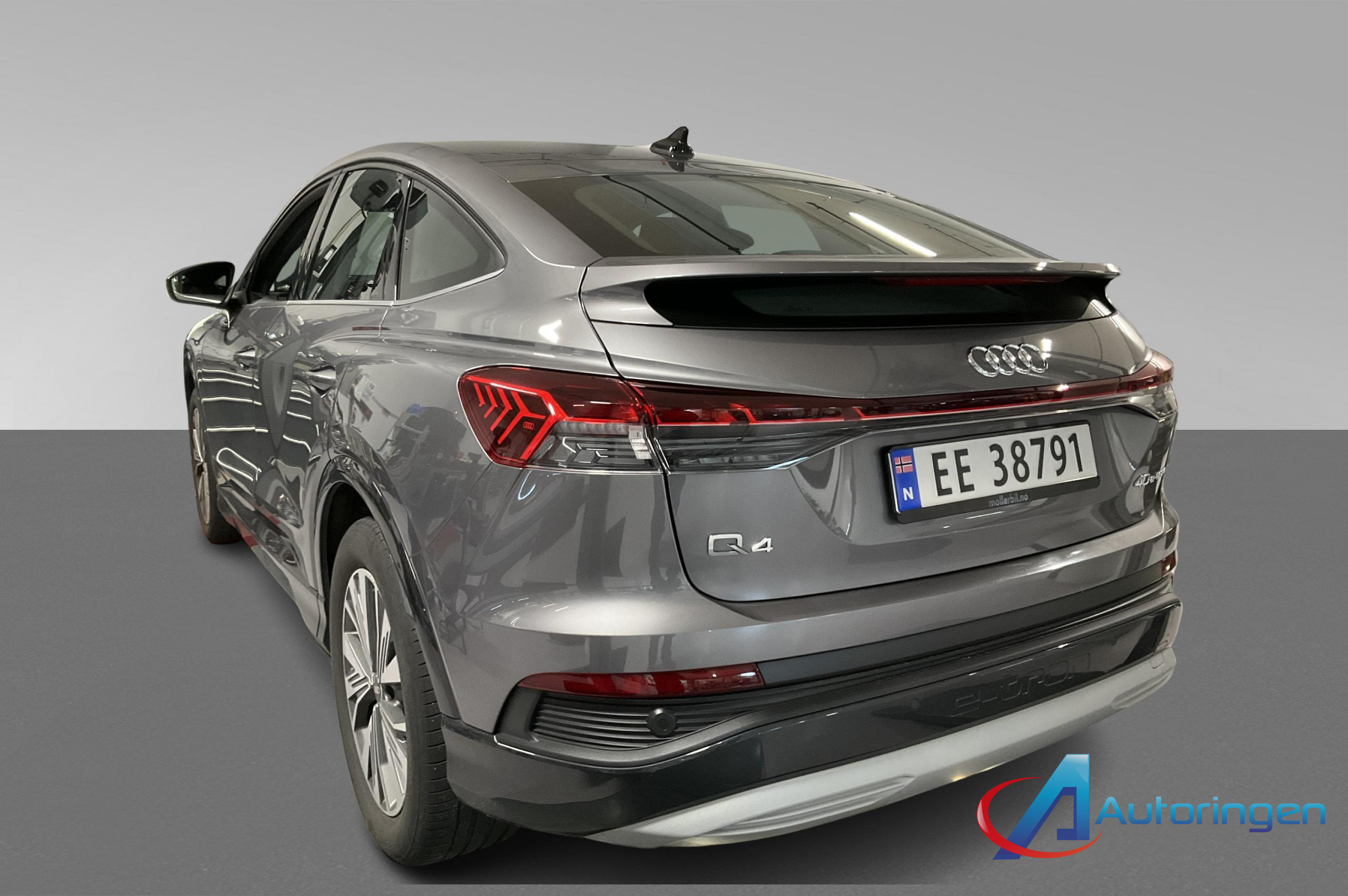 Audi Q4 2022, электро — фото 4 из 14