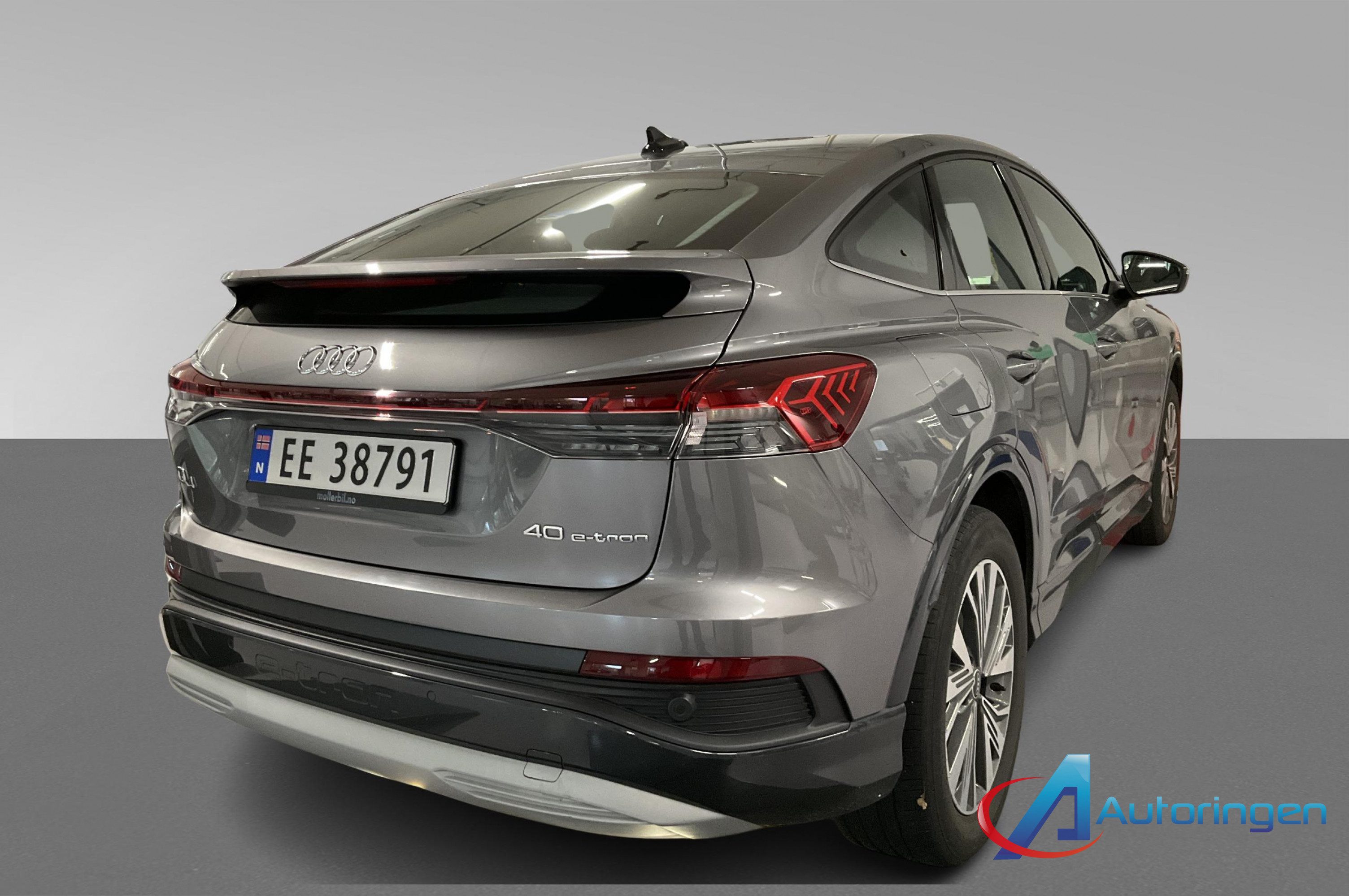 Audi Q4 2022, электро — фото 6 из 14
