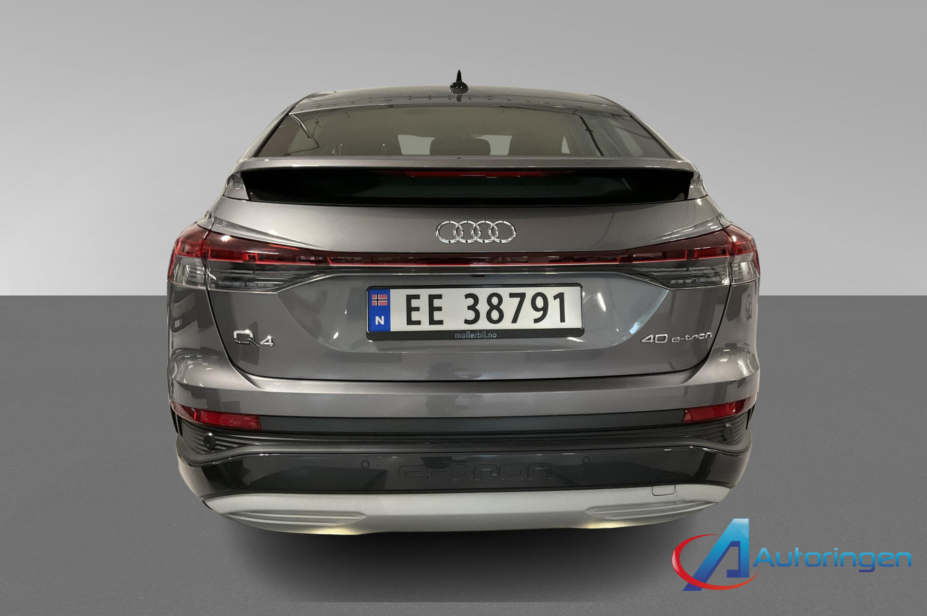 Audi Q4 2022, электро — фото 5 из 14