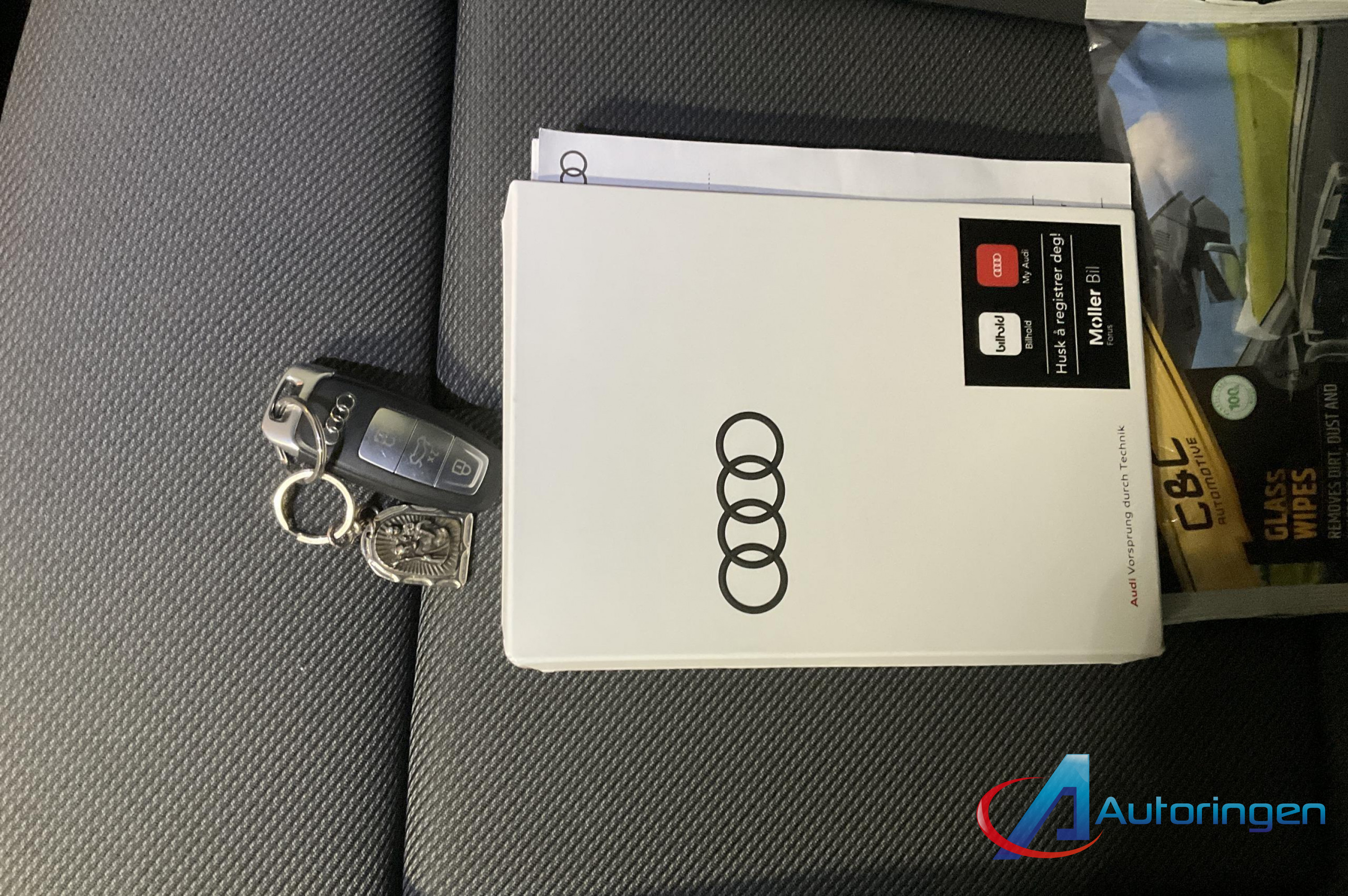 Audi Q4 2022, электро — фото 14 из 14
