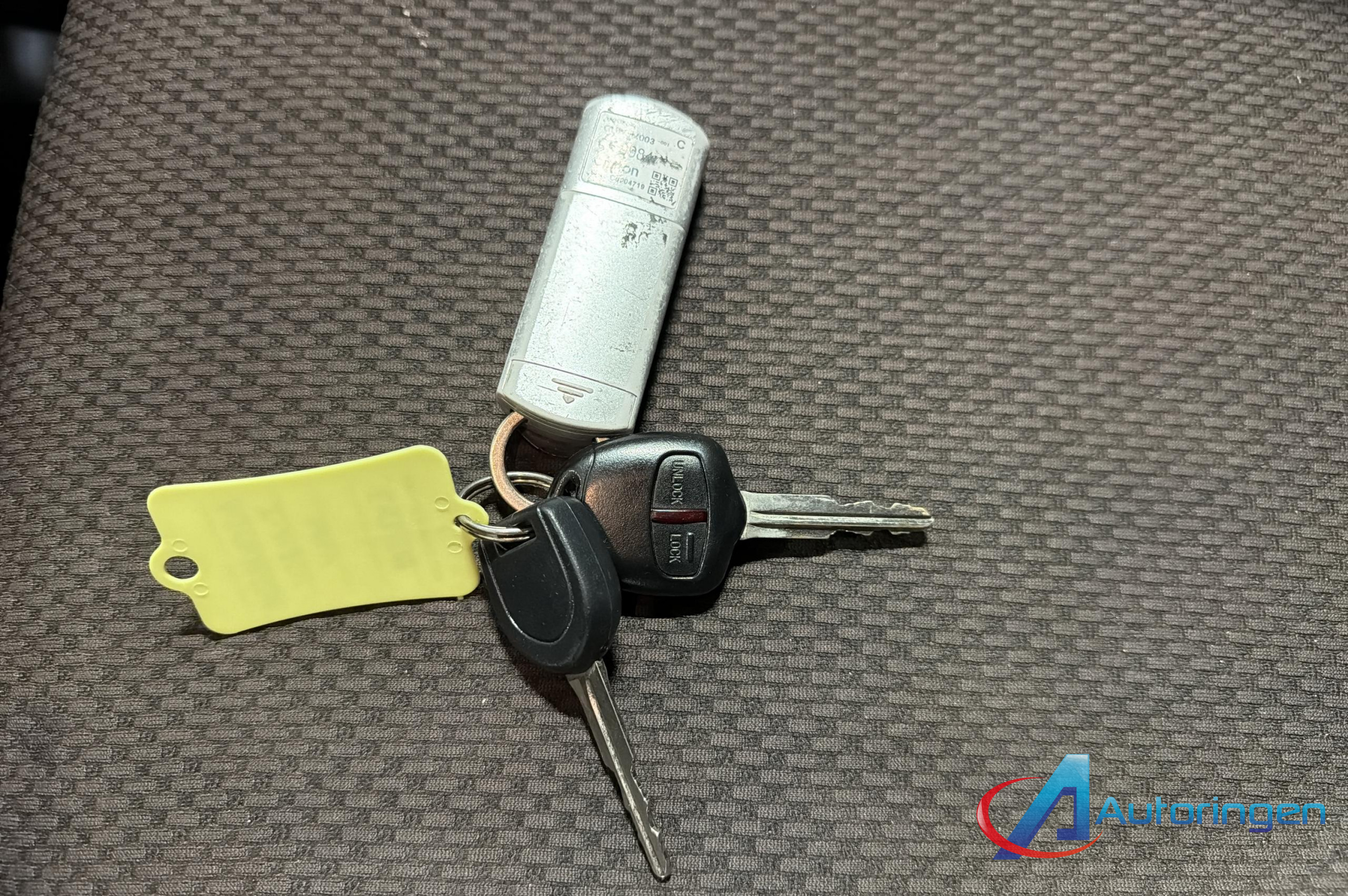 Mitsubishi I-MIEV 2017, electric — photo 13 of 14