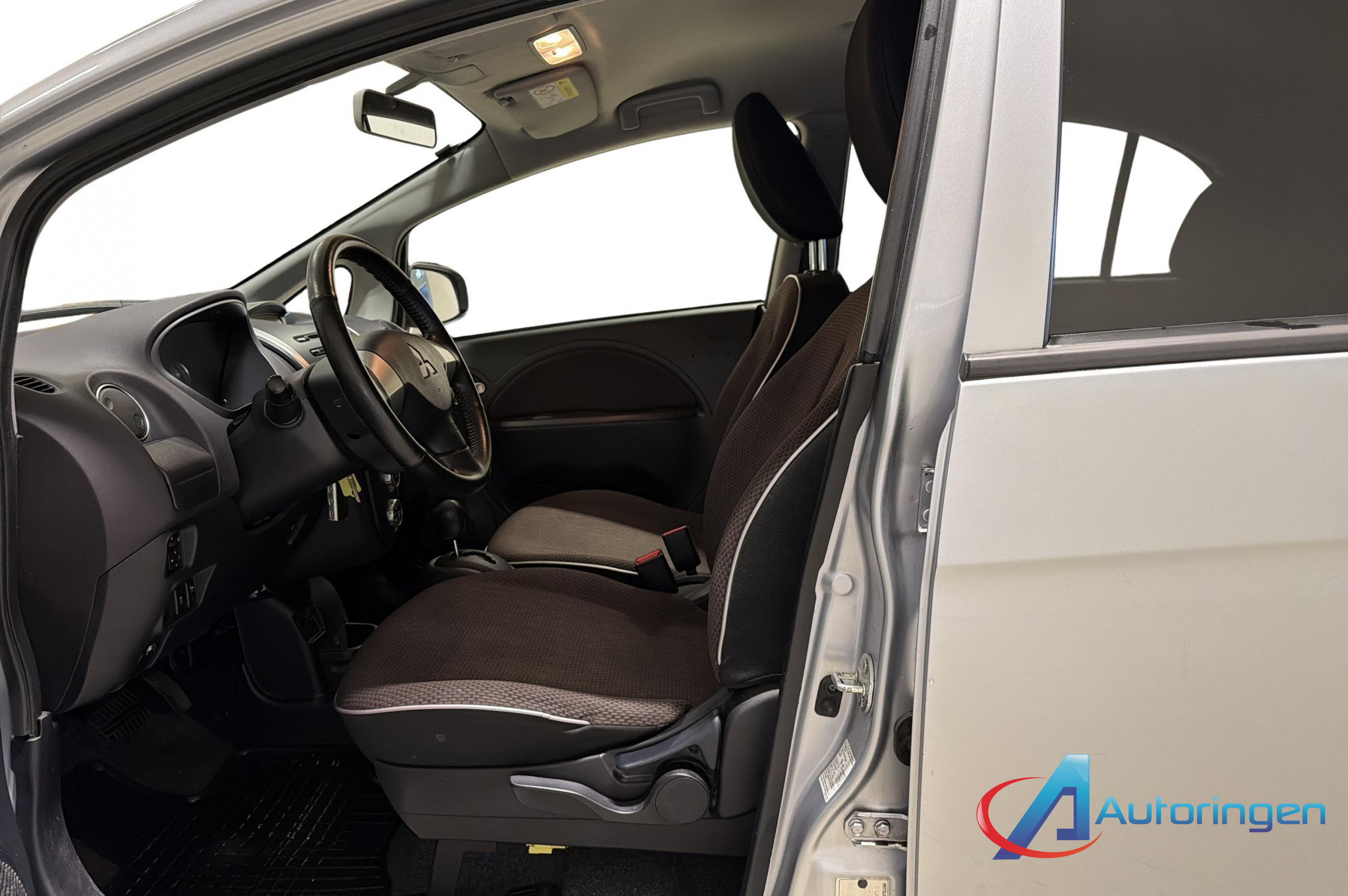 Mitsubishi I-MIEV 2017, electric — photo 9 of 14