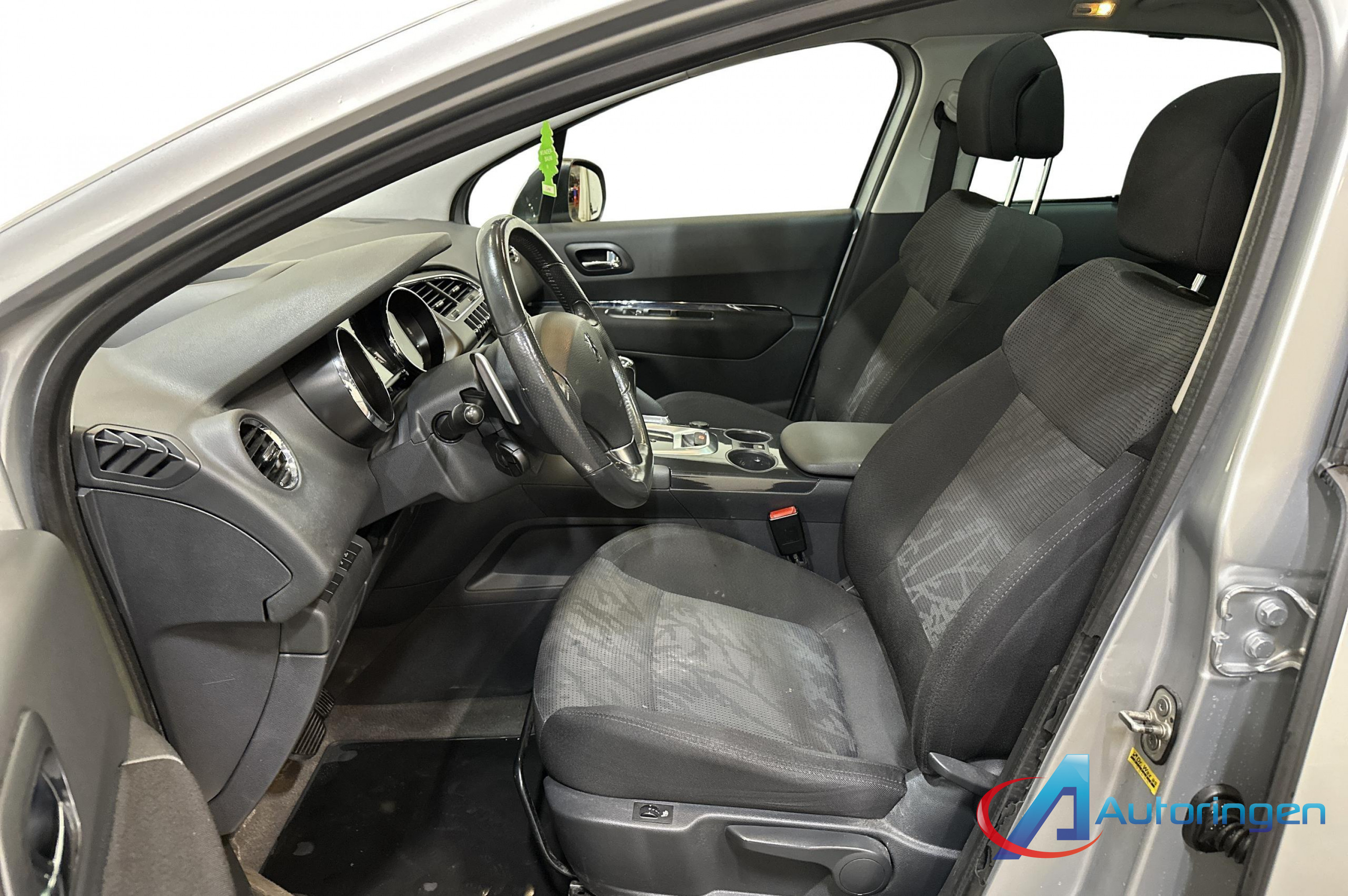 Peugeot 3008 2011, дизель — фото 9 из 19