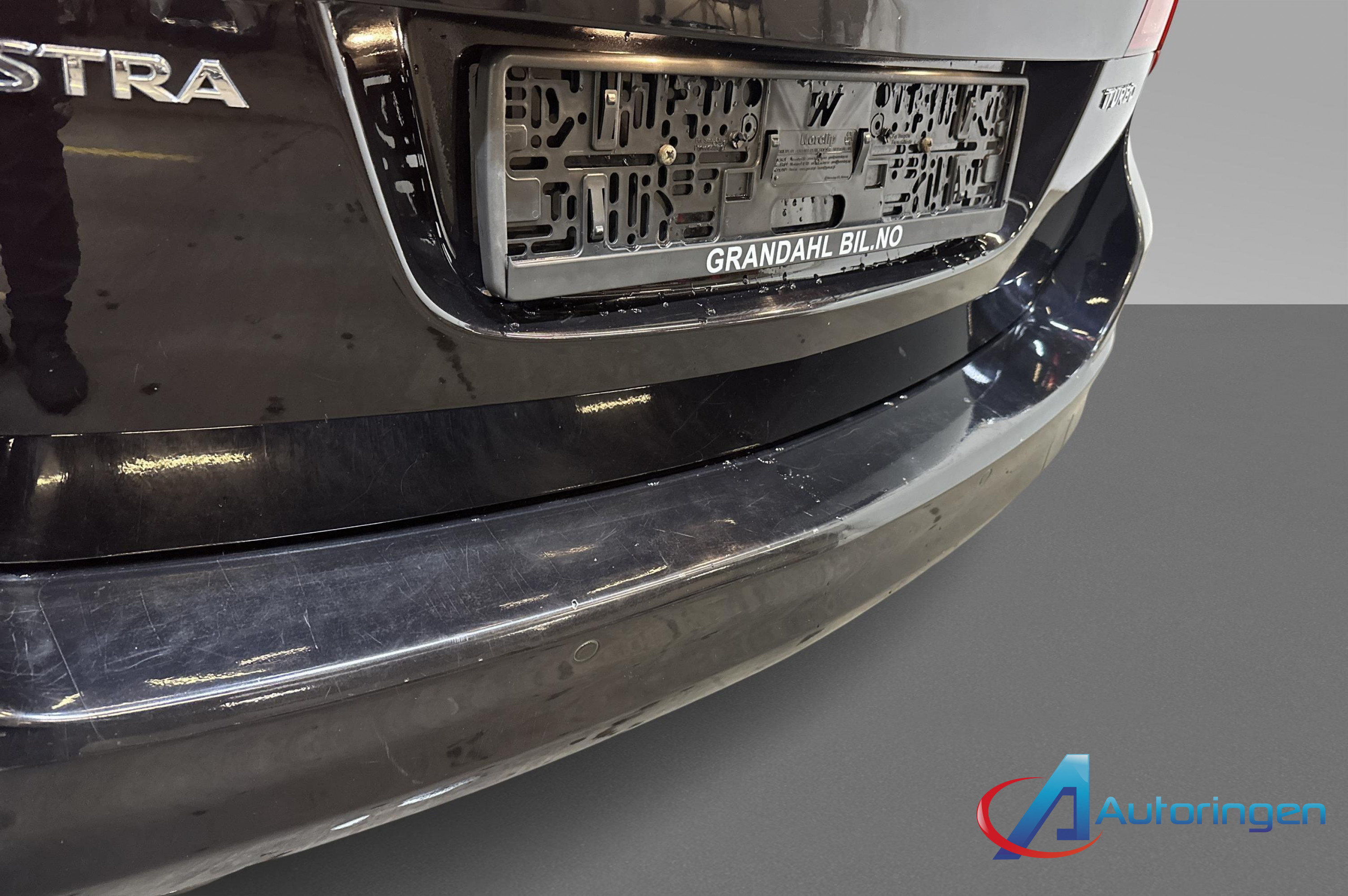Opel ASTRA 2011, petrol — photo 12 of 14