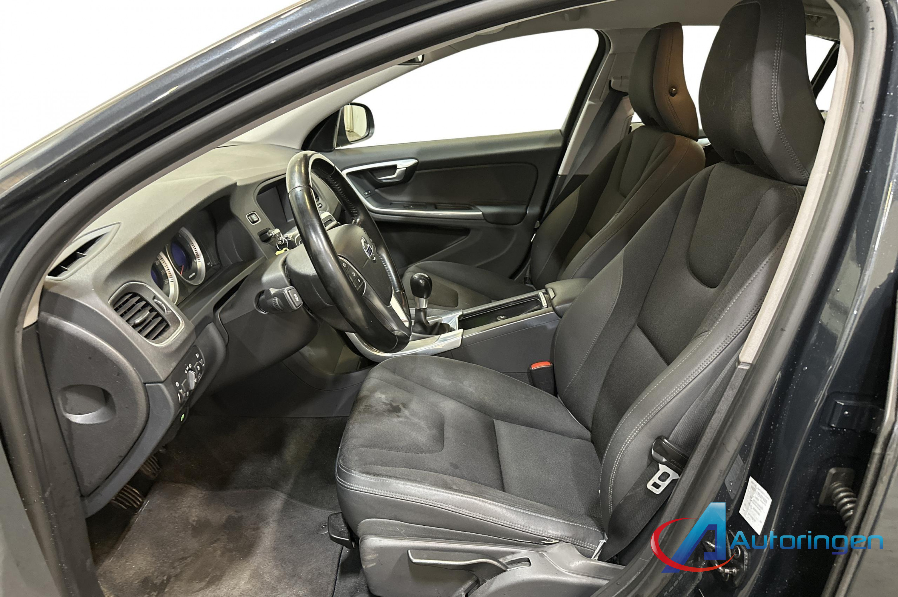 Volvo S60 2012, дизель — фото 9 из 24