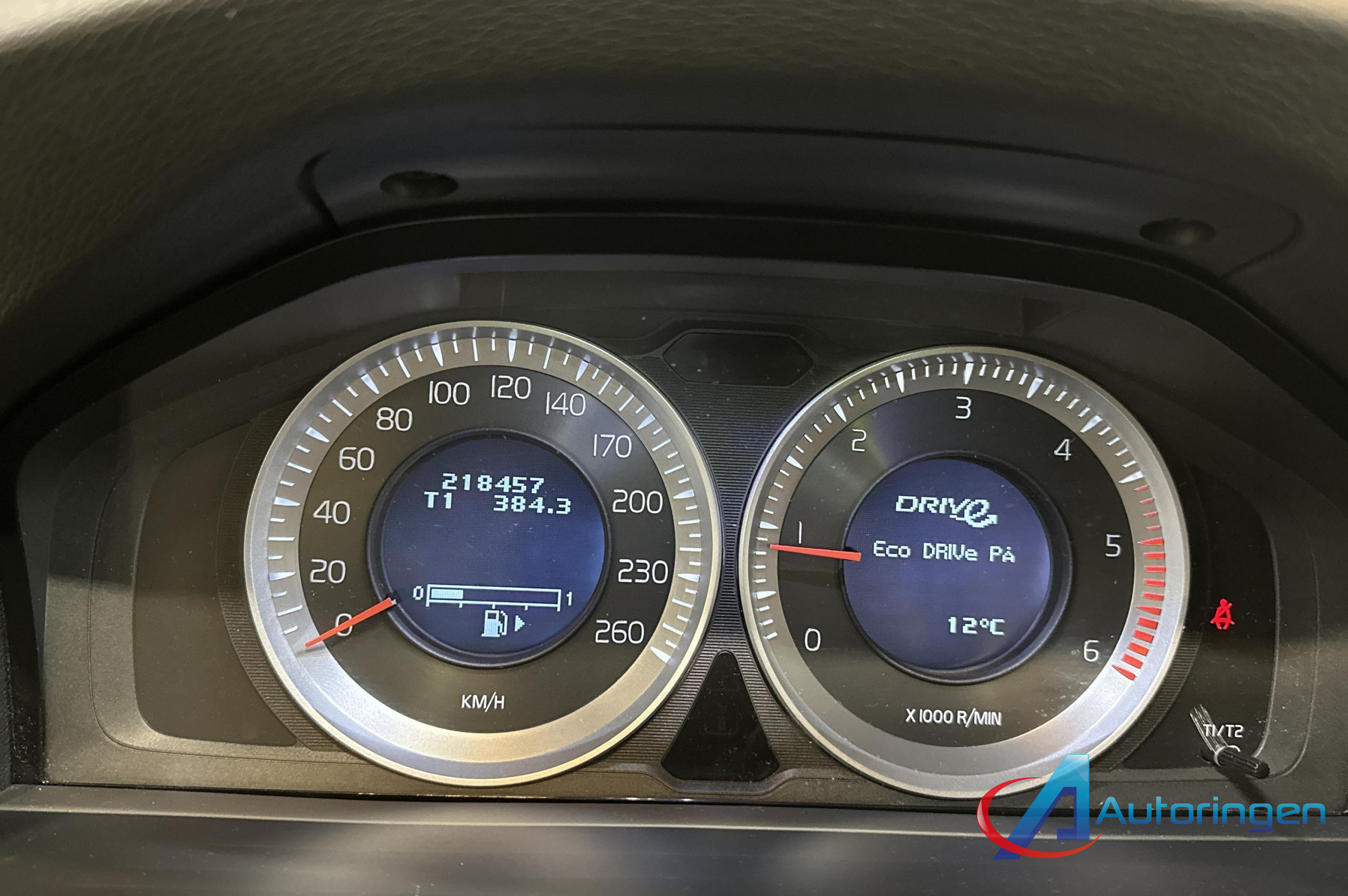 Volvo S60 2012, дизель — фото 7 из 24