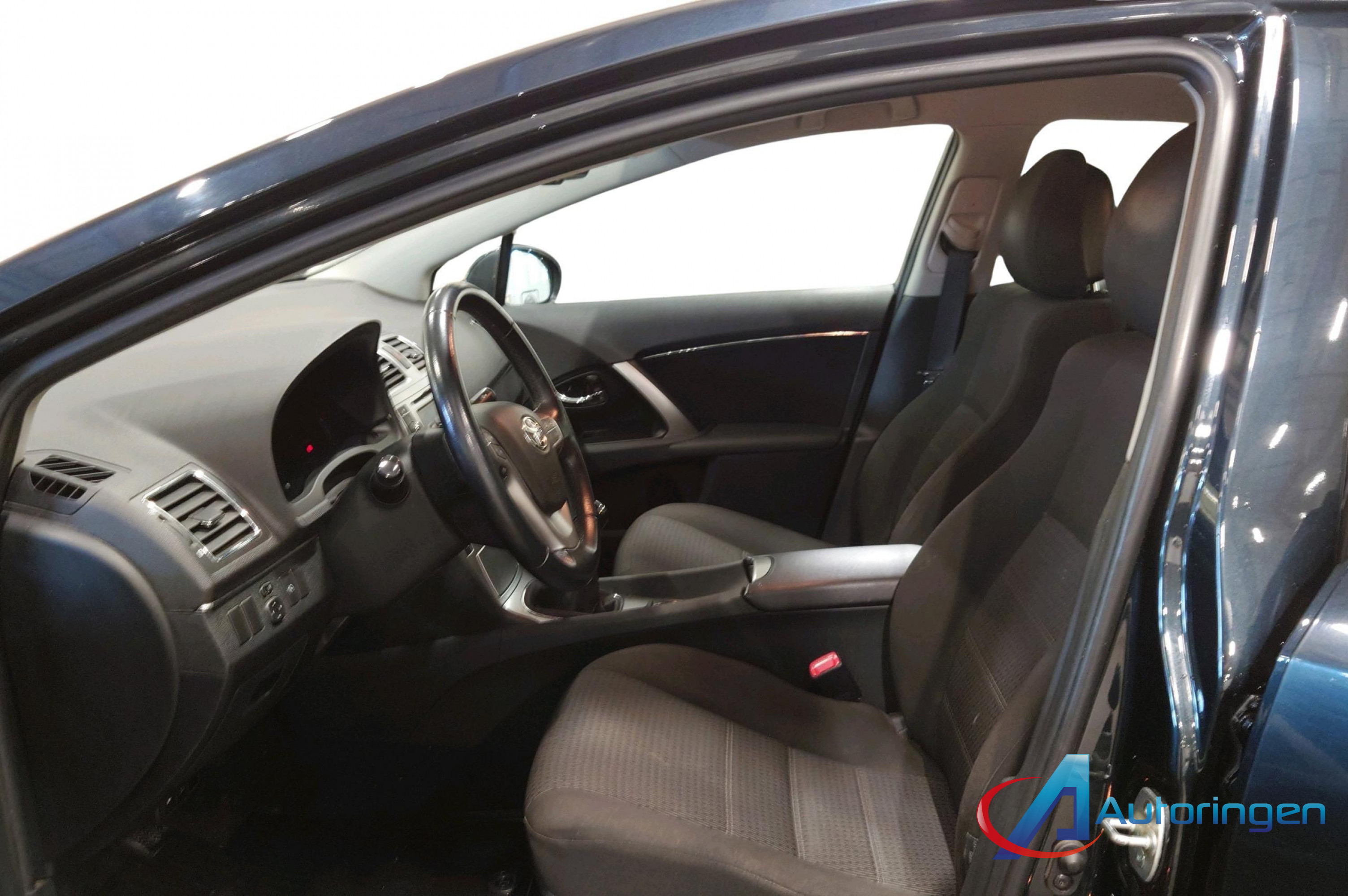 Toyota AVENSIS 2012, бензин — фото 9 из 14
