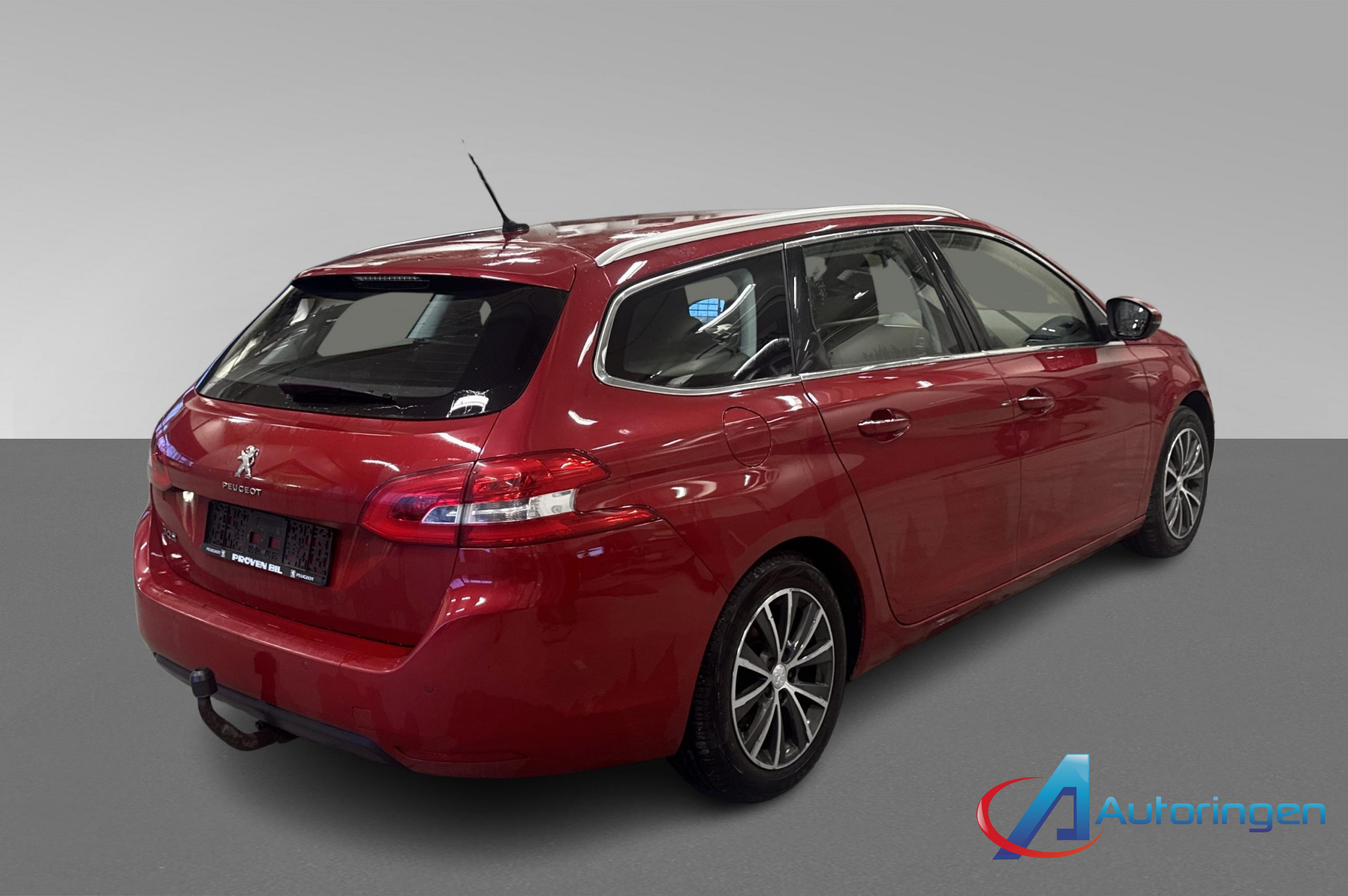 Peugeot 308 2015, бензин — фото 6 из 14