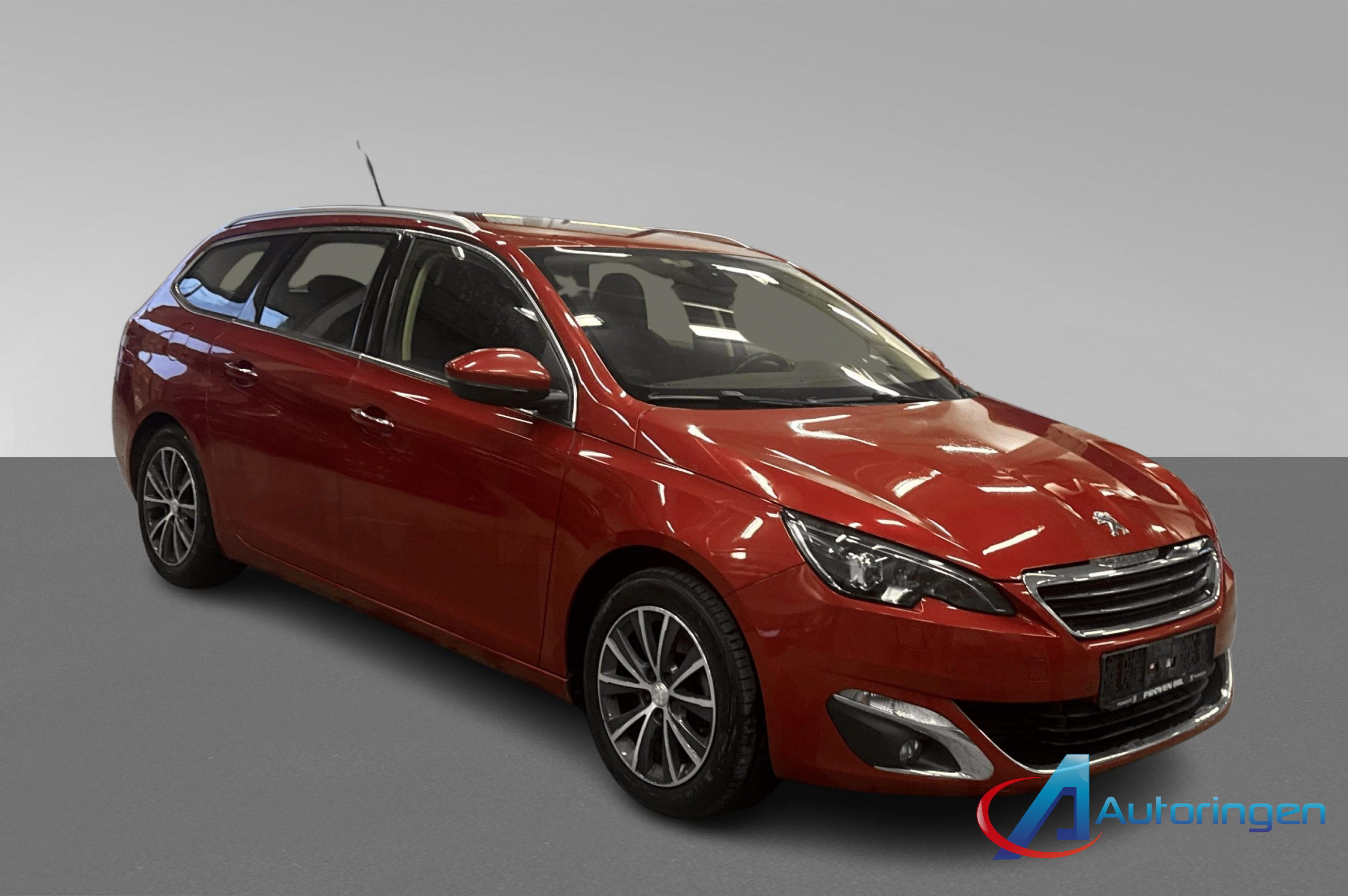 Peugeot 308 2015, бензин