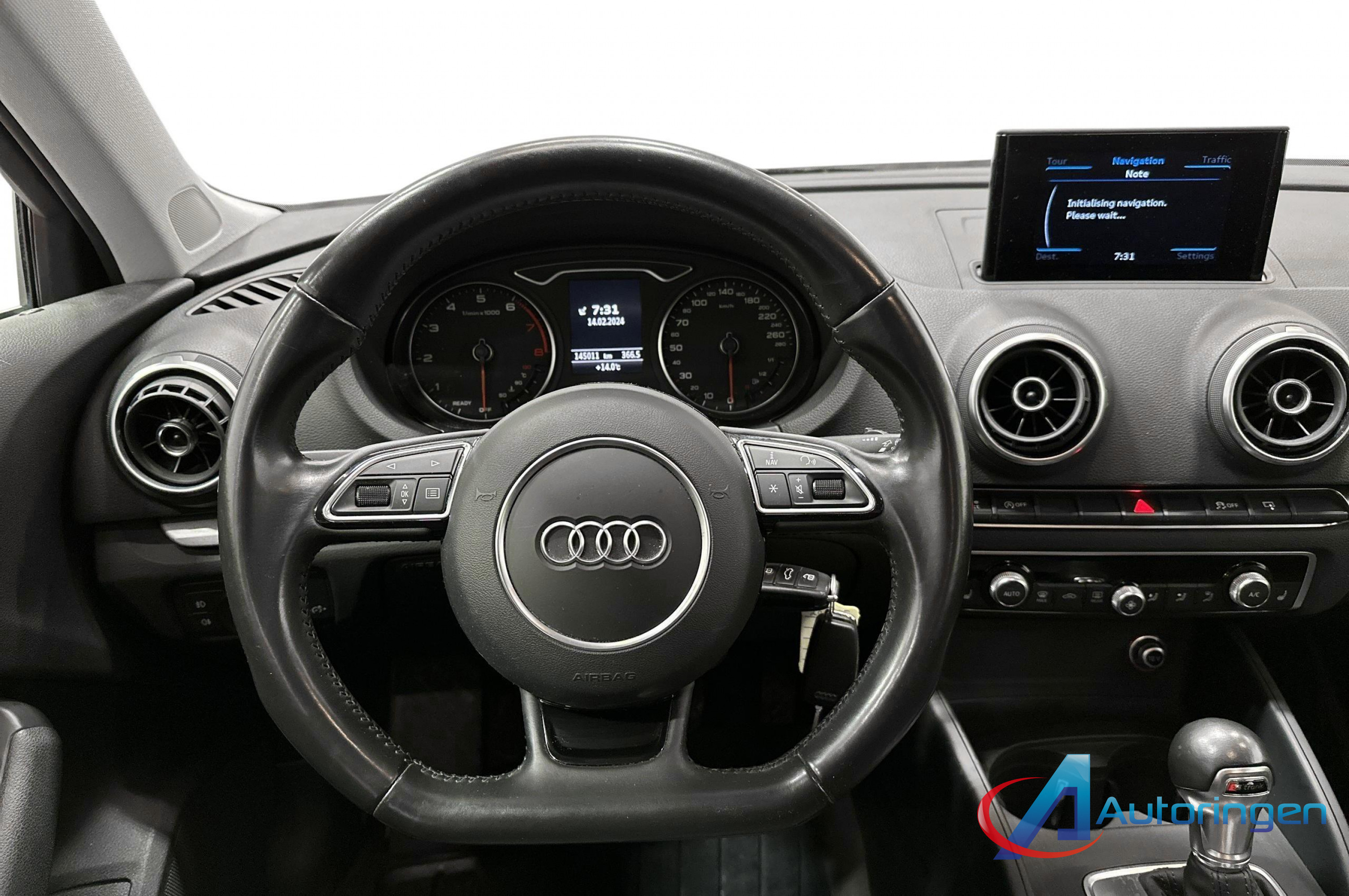 Audi A3 2016, бензин — фото 8 из 12